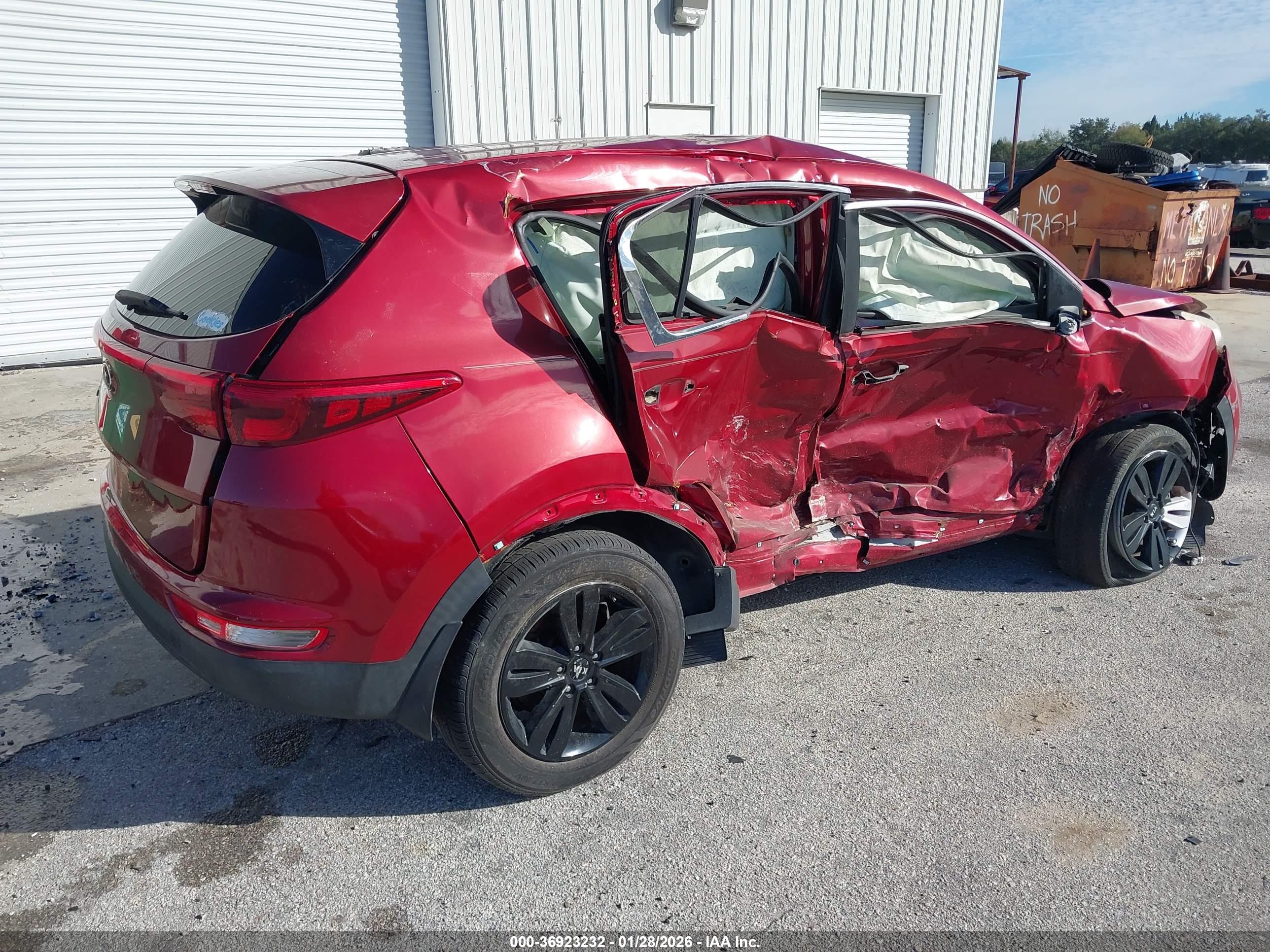 KIA SPORTAGE image 4