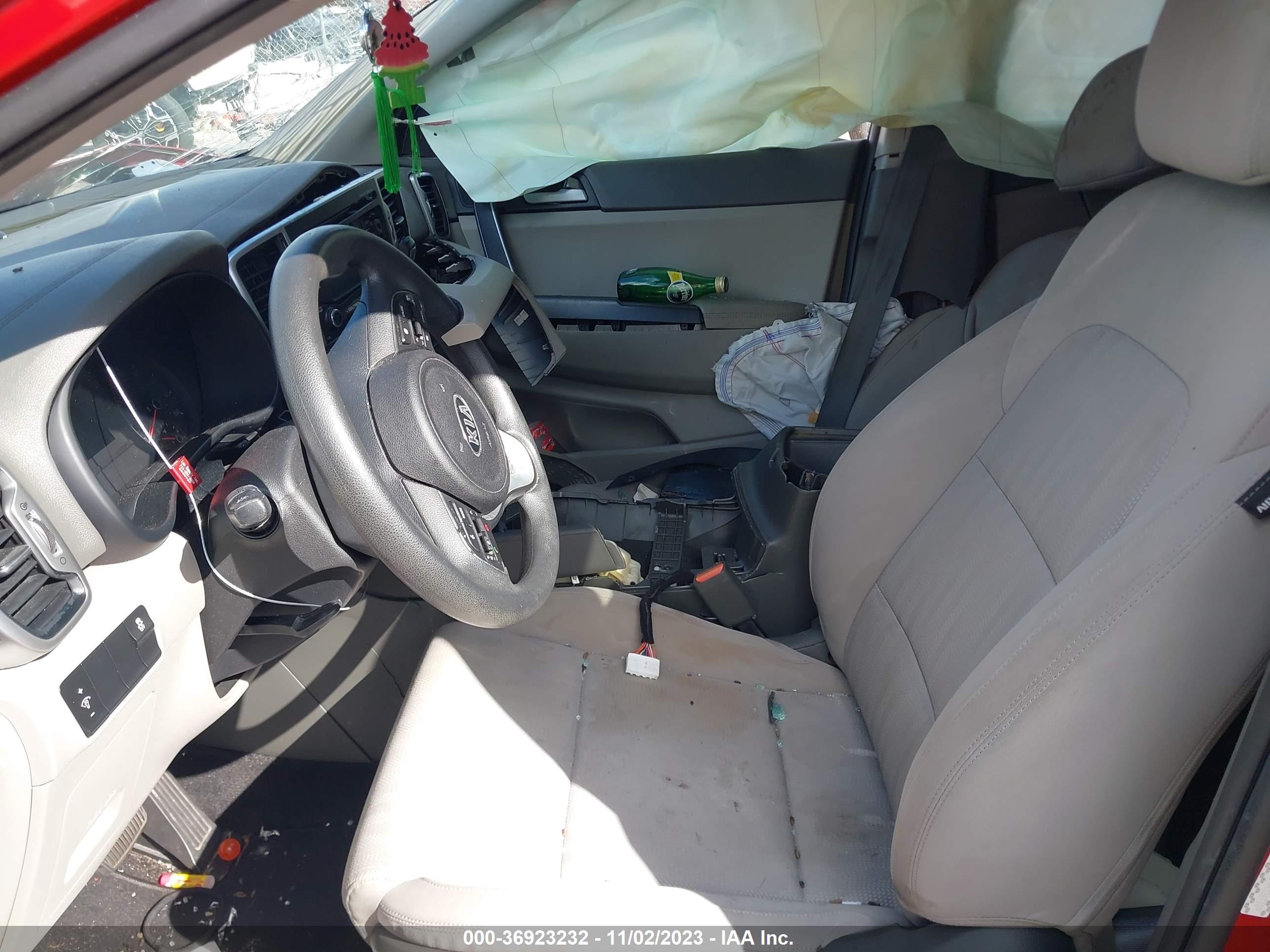 KIA SPORTAGE image 5
