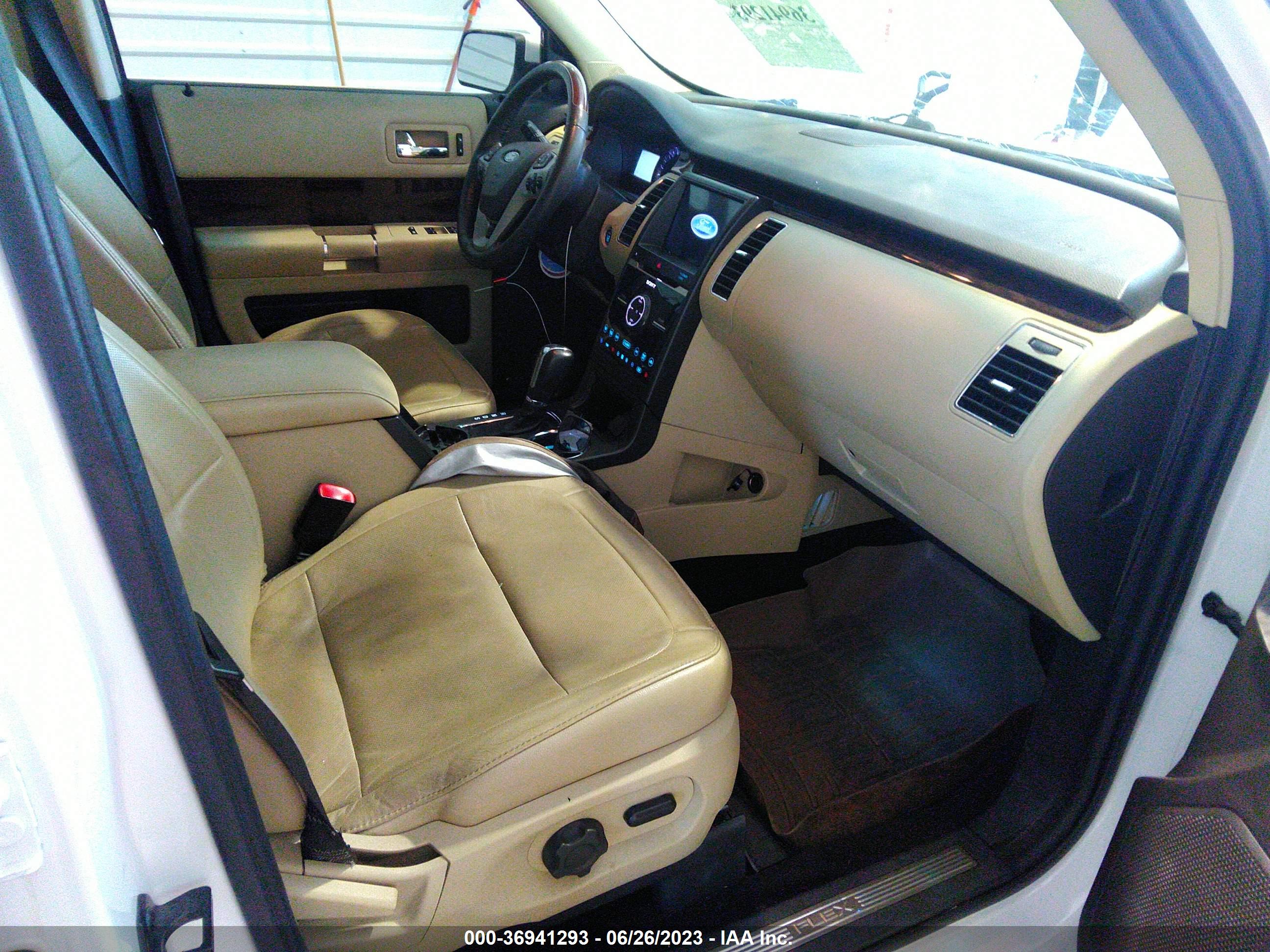 FORD FLEX image 5