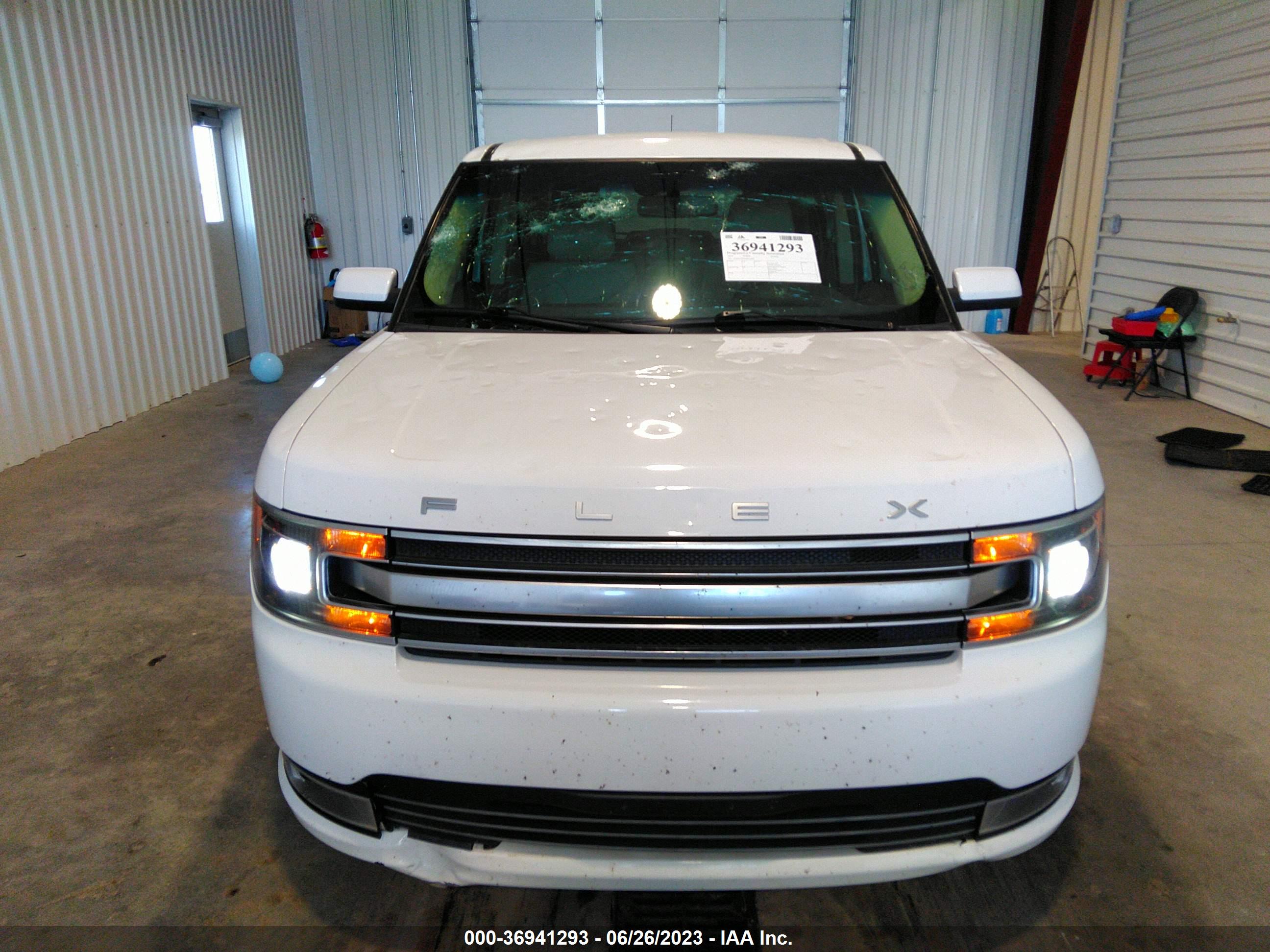 FORD FLEX image 6
