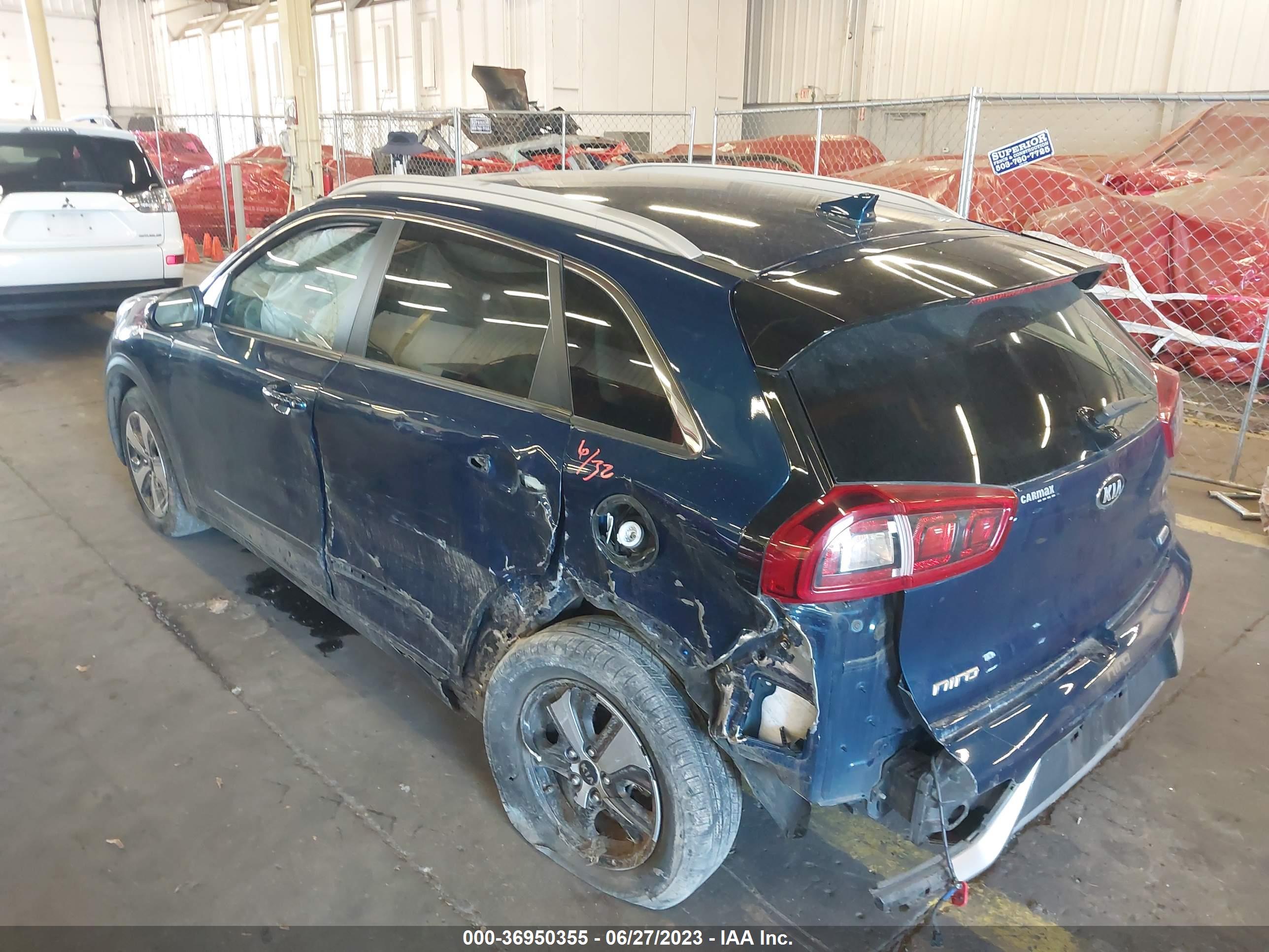 KIA NIRO image 3