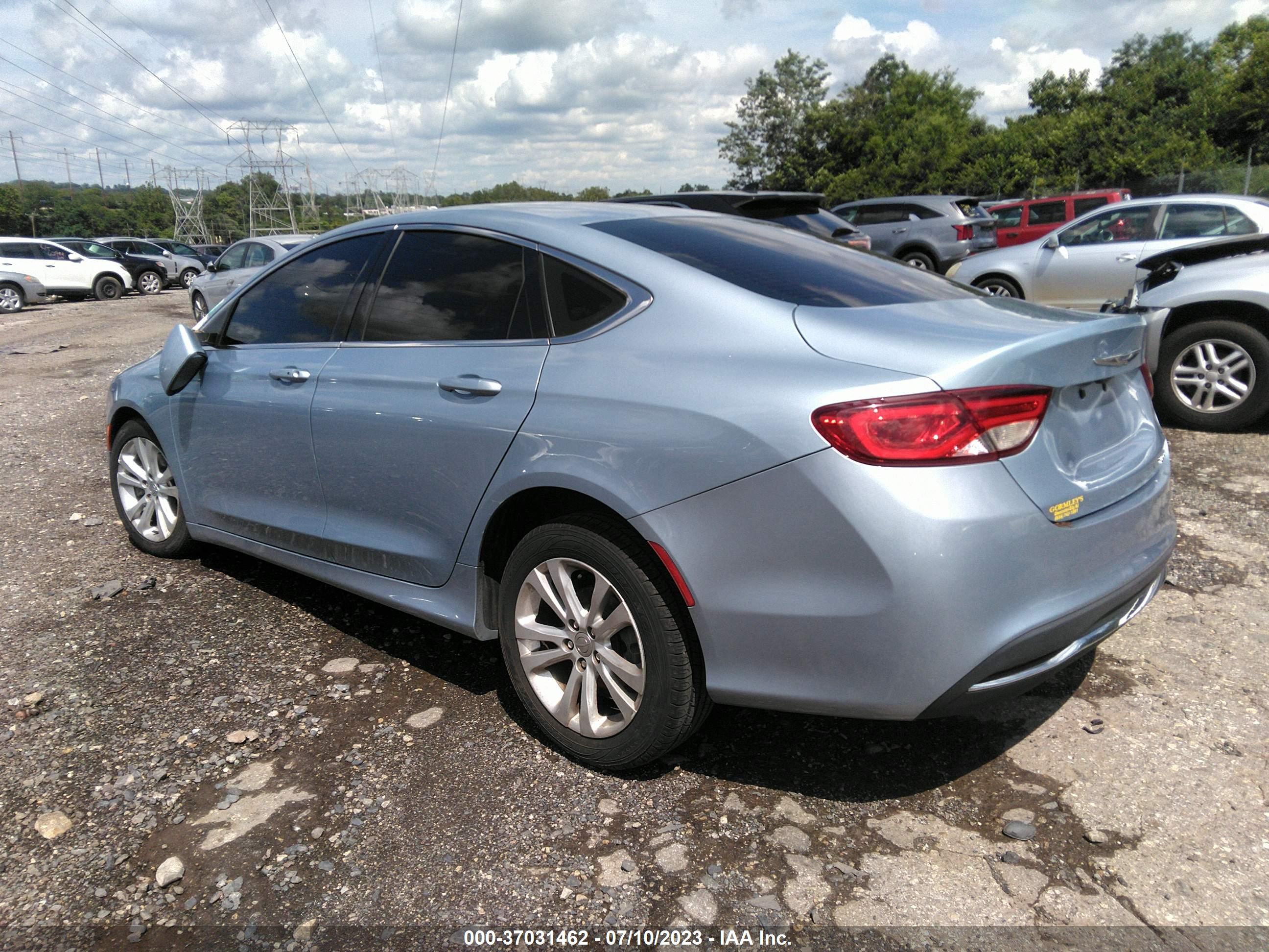 CHRYSLER 200 image 3