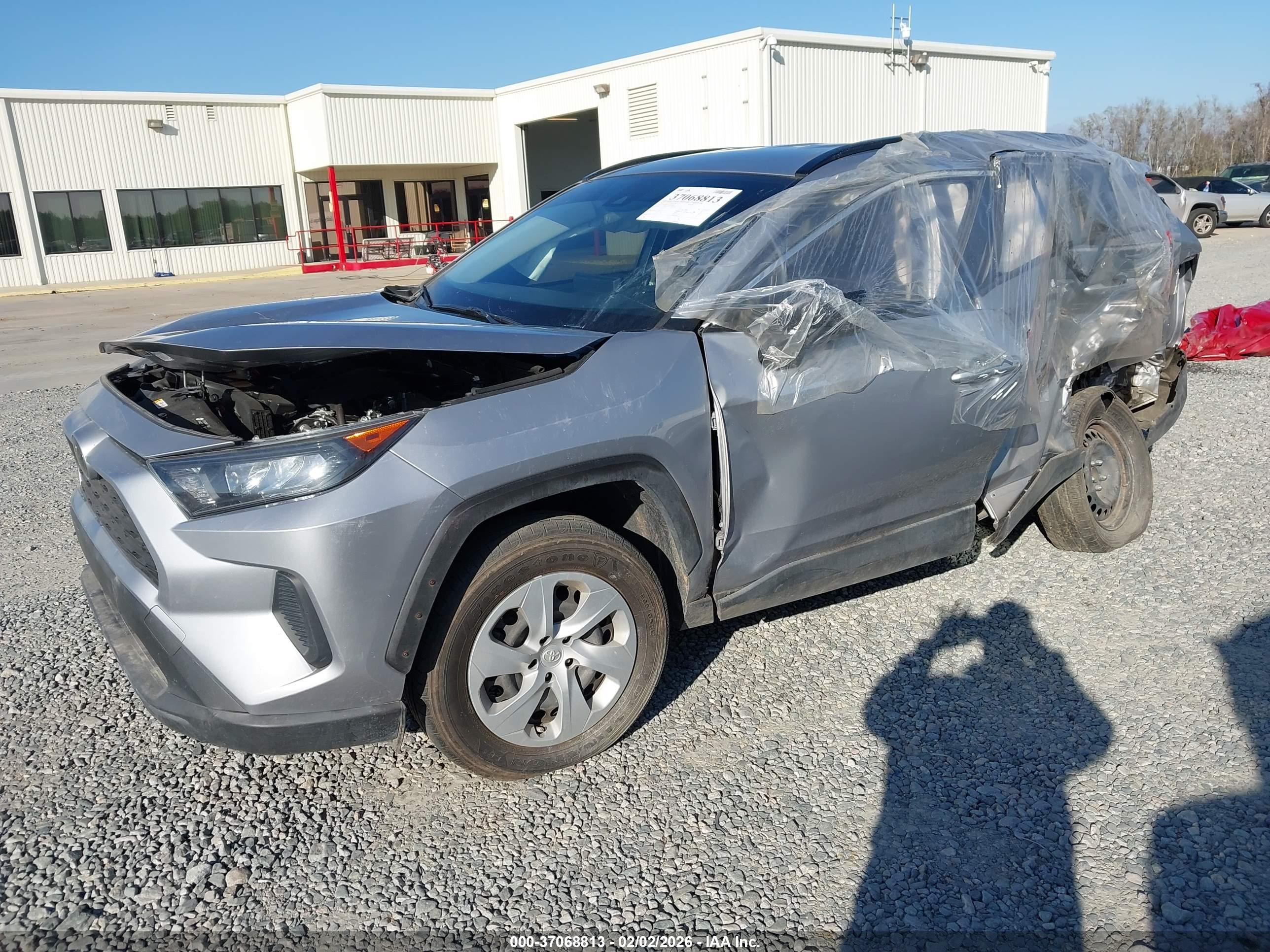 TOYOTA RAV4 image 2