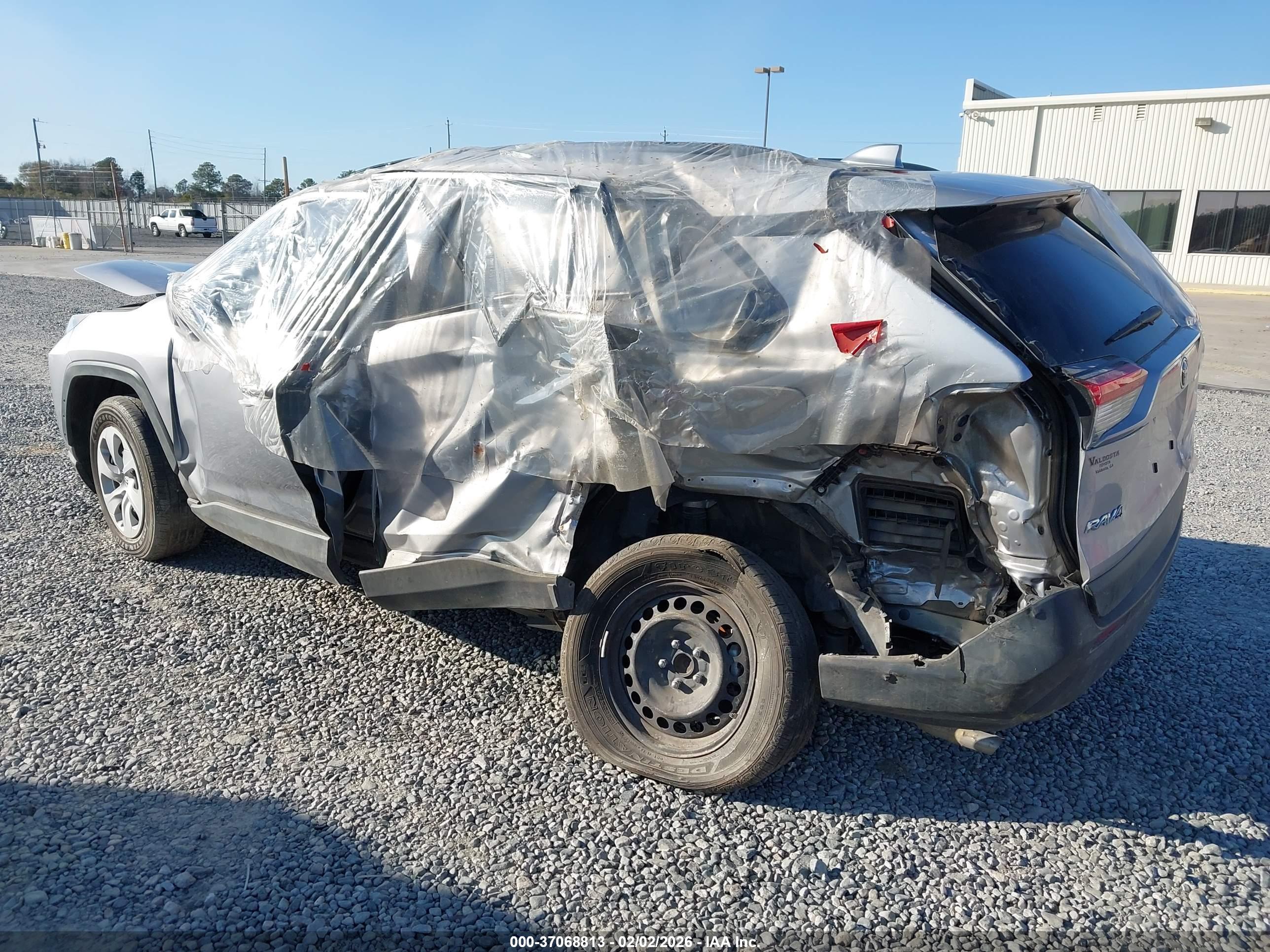 TOYOTA RAV4 image 3