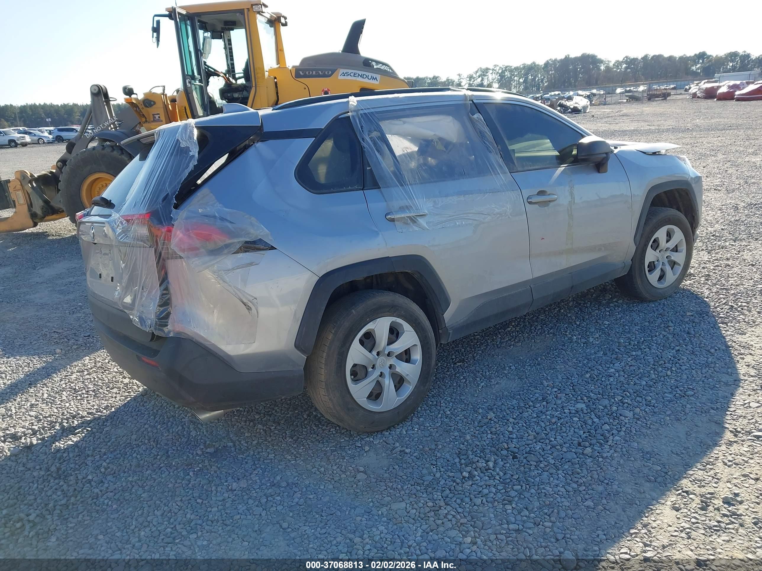 TOYOTA RAV4 image 4