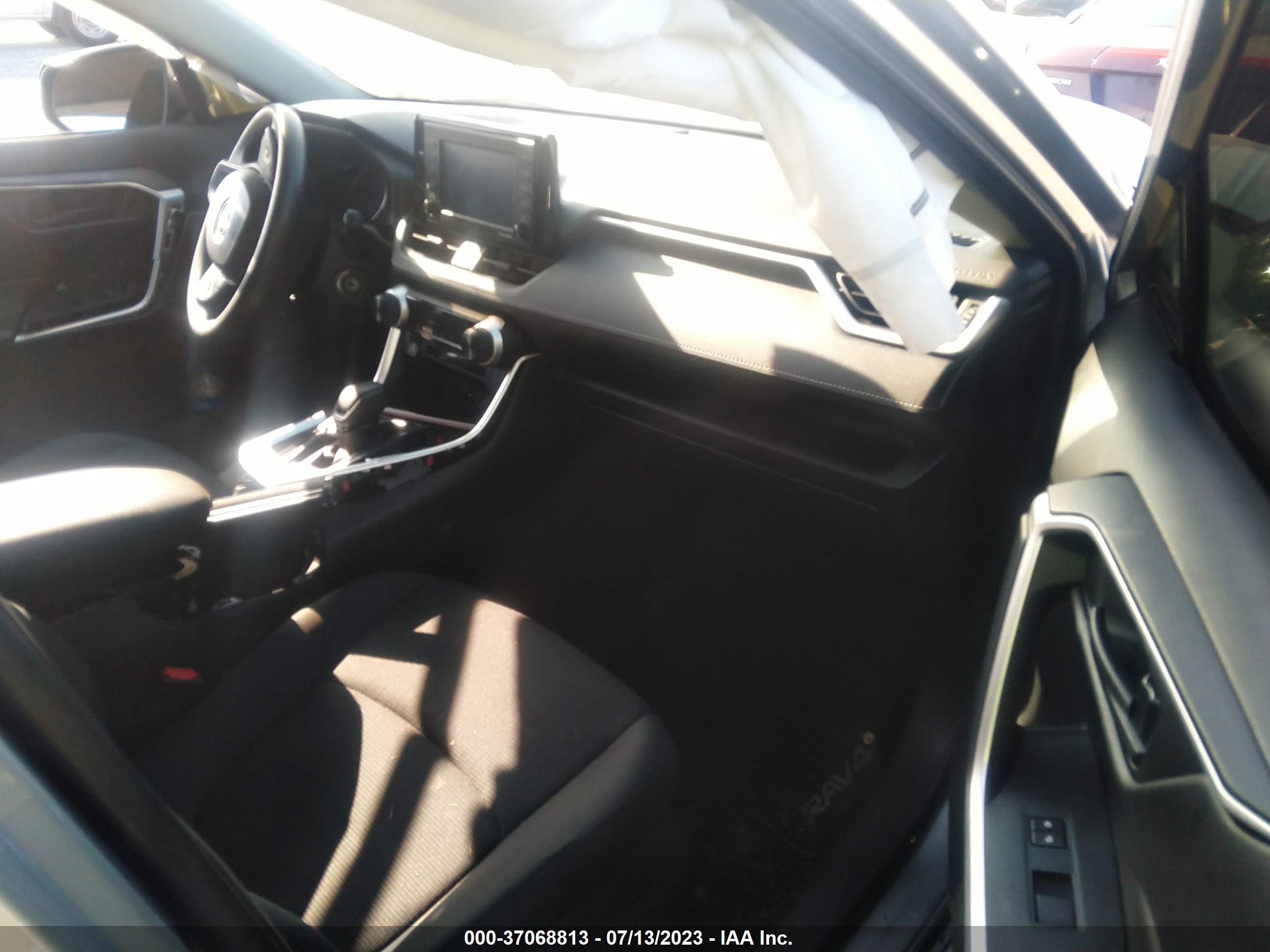 TOYOTA RAV4 image 5