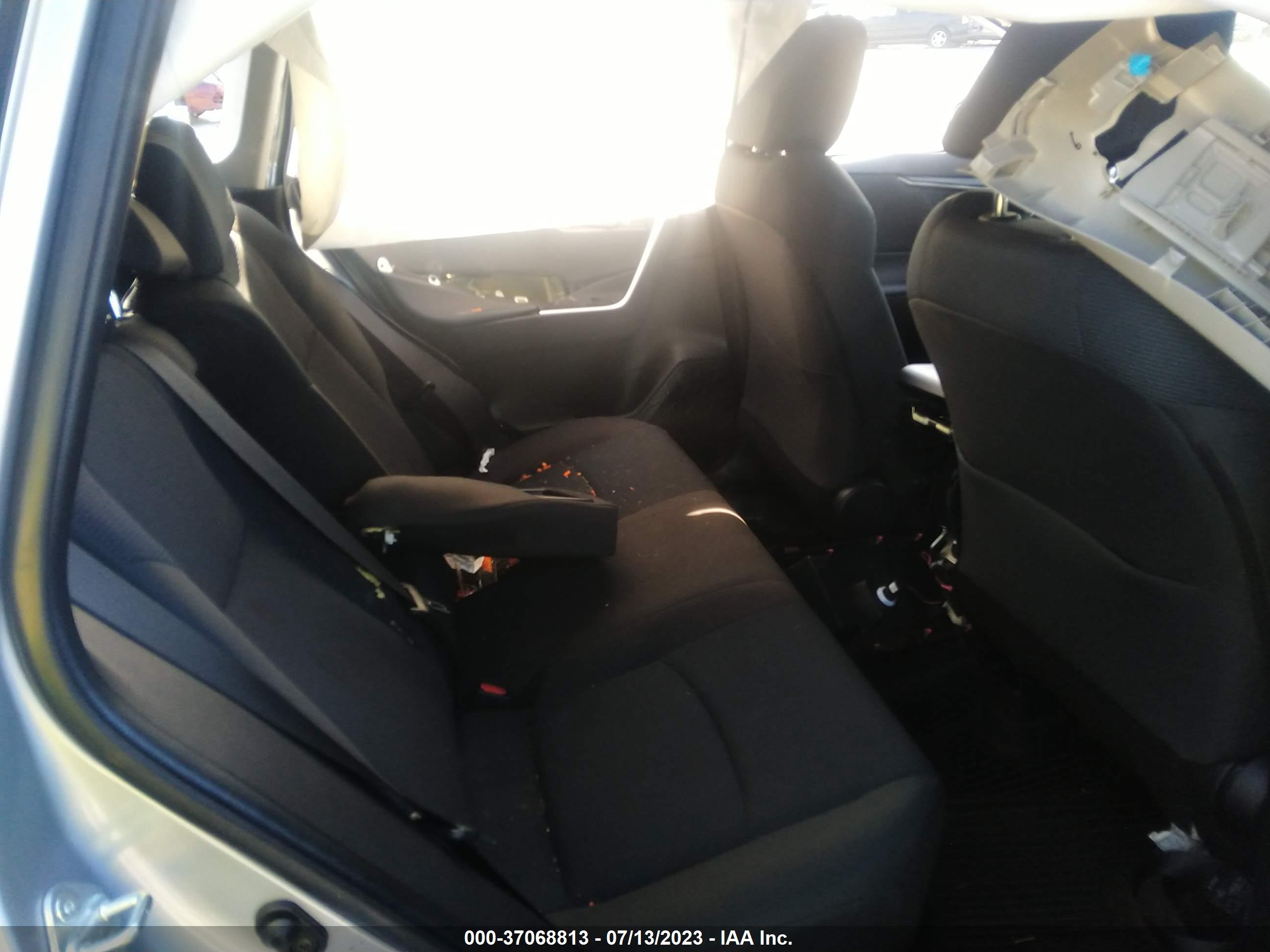 TOYOTA RAV4 image 8