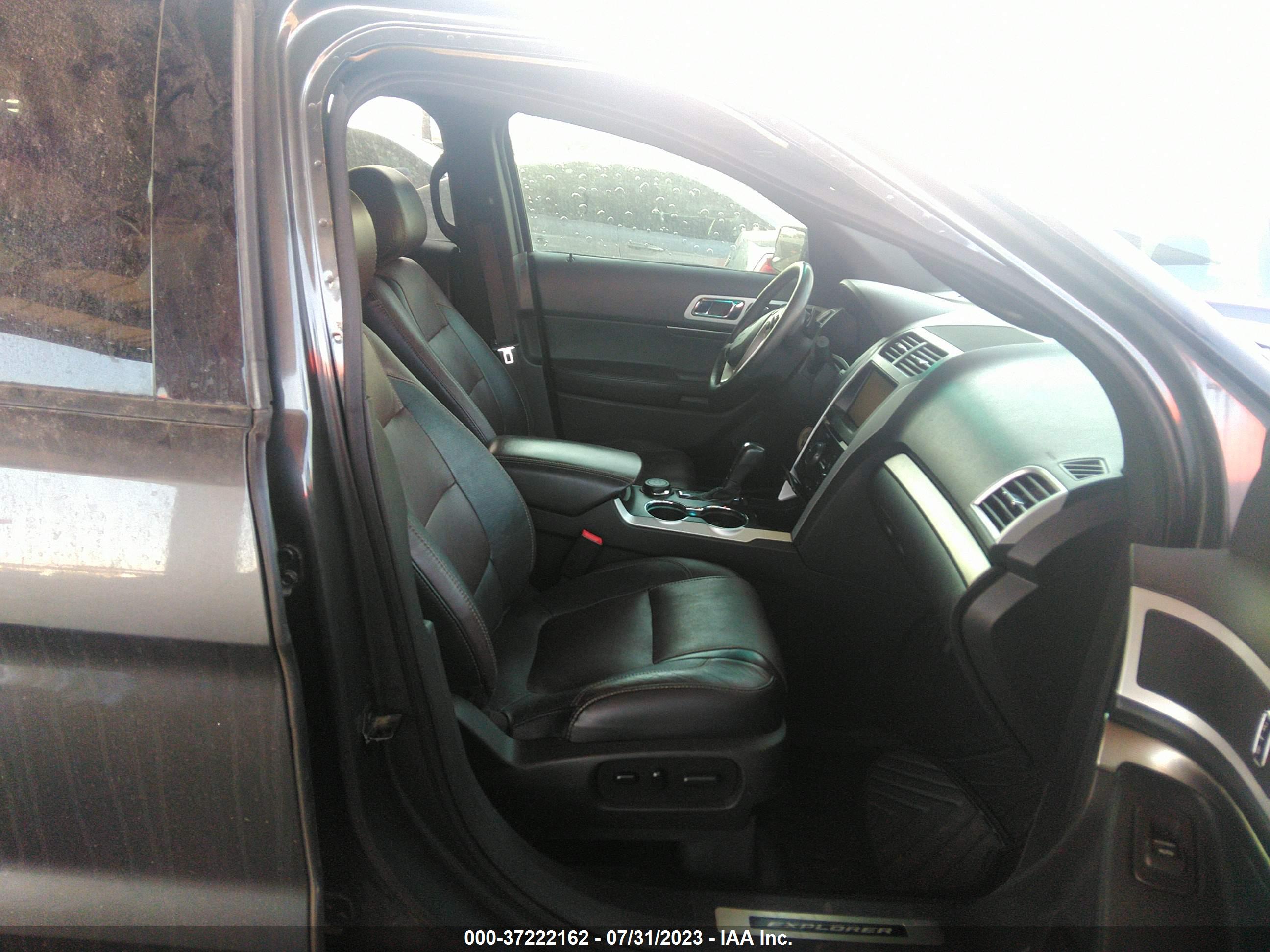 FORD EXPLORER image 5