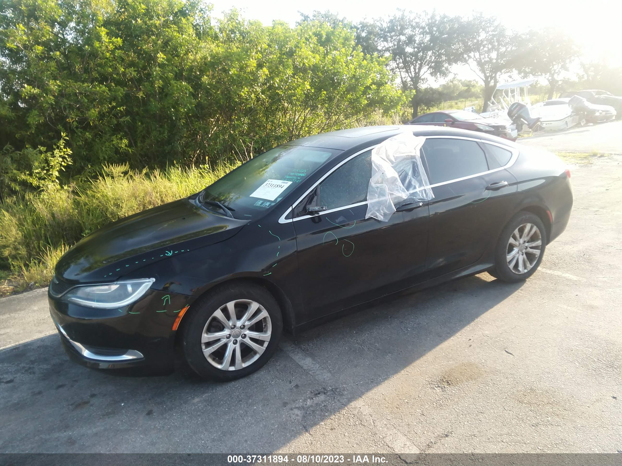 CHRYSLER 200 image 2