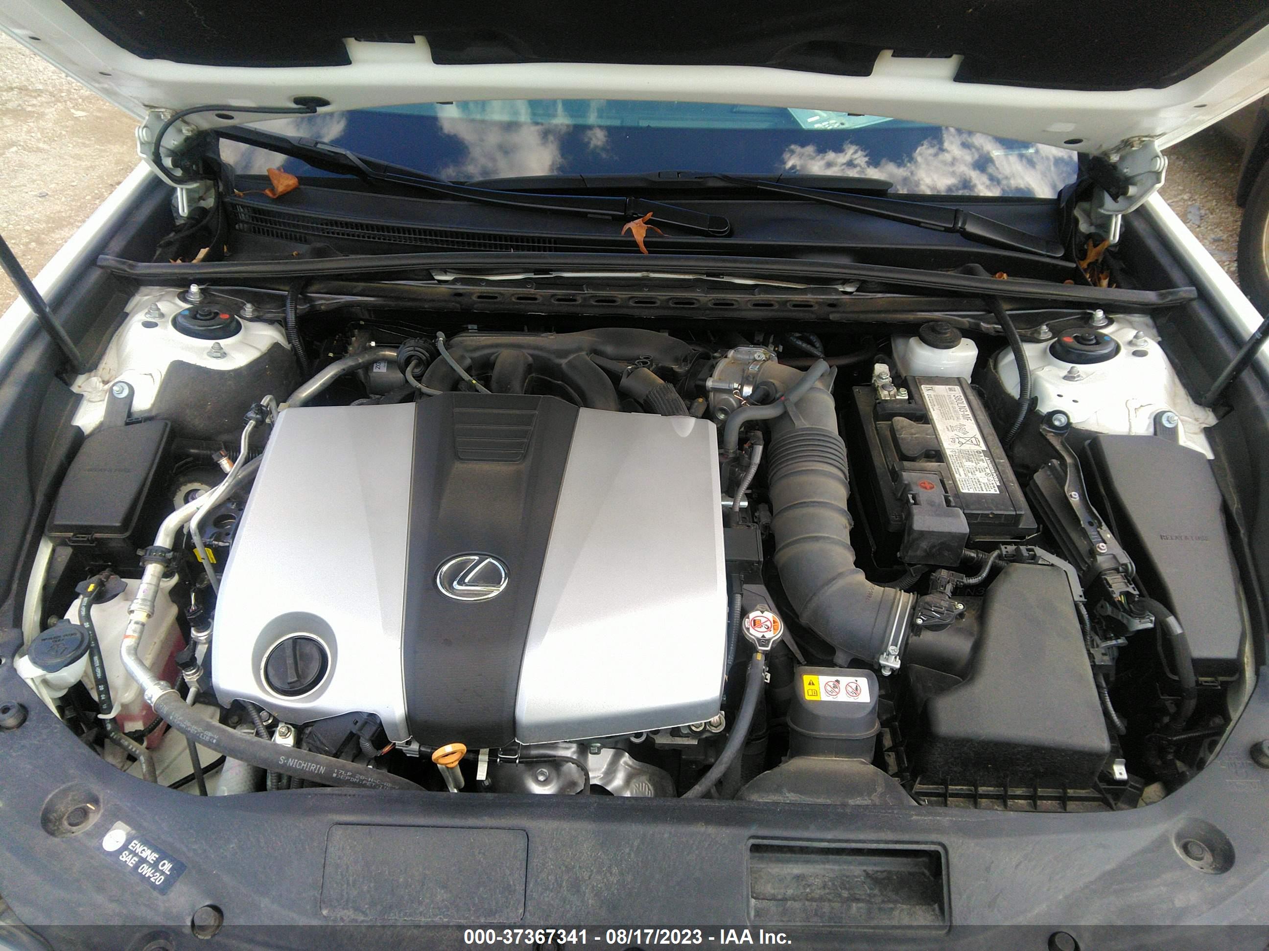 LEXUS ES image 10