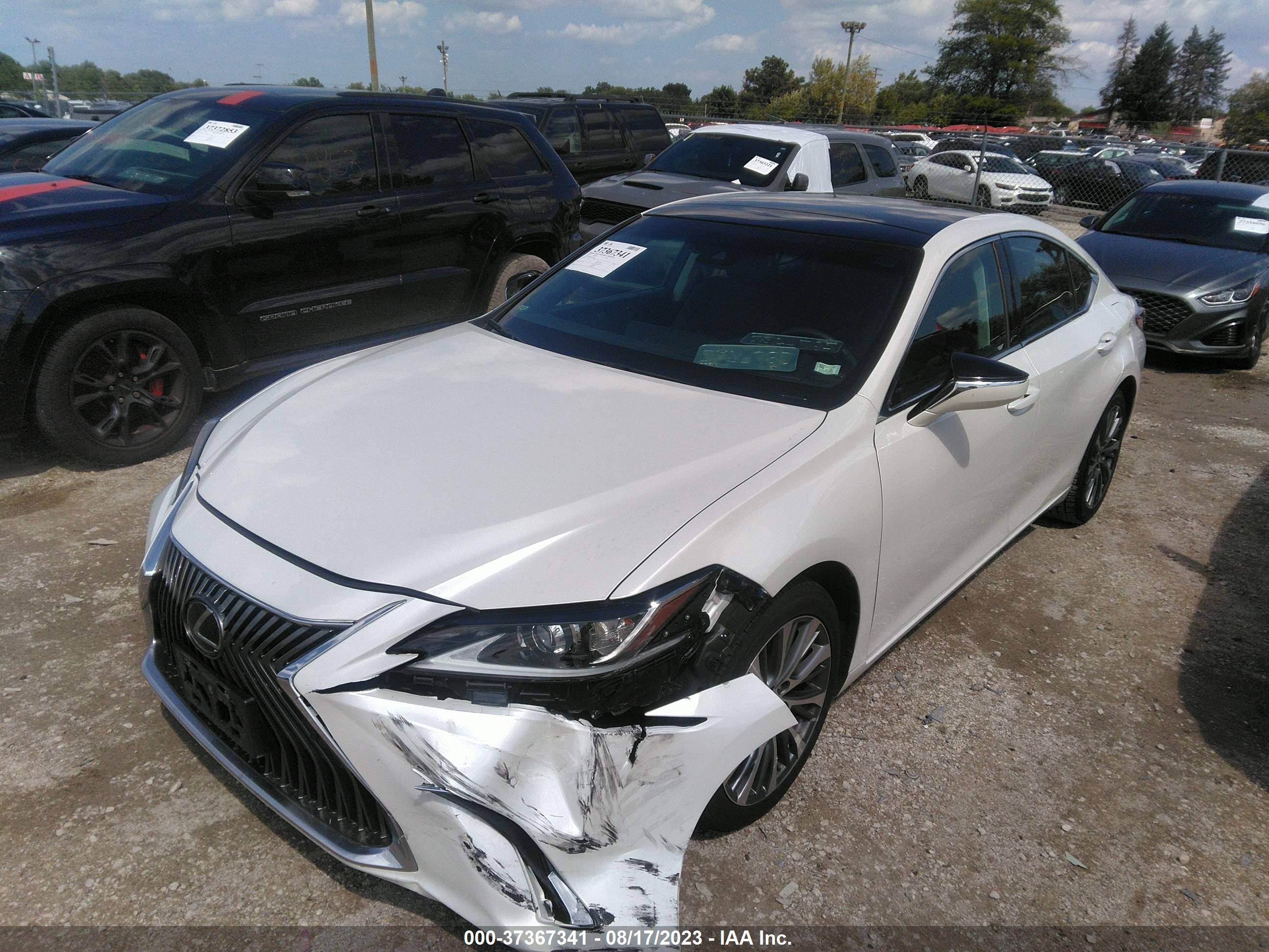 LEXUS ES image 2