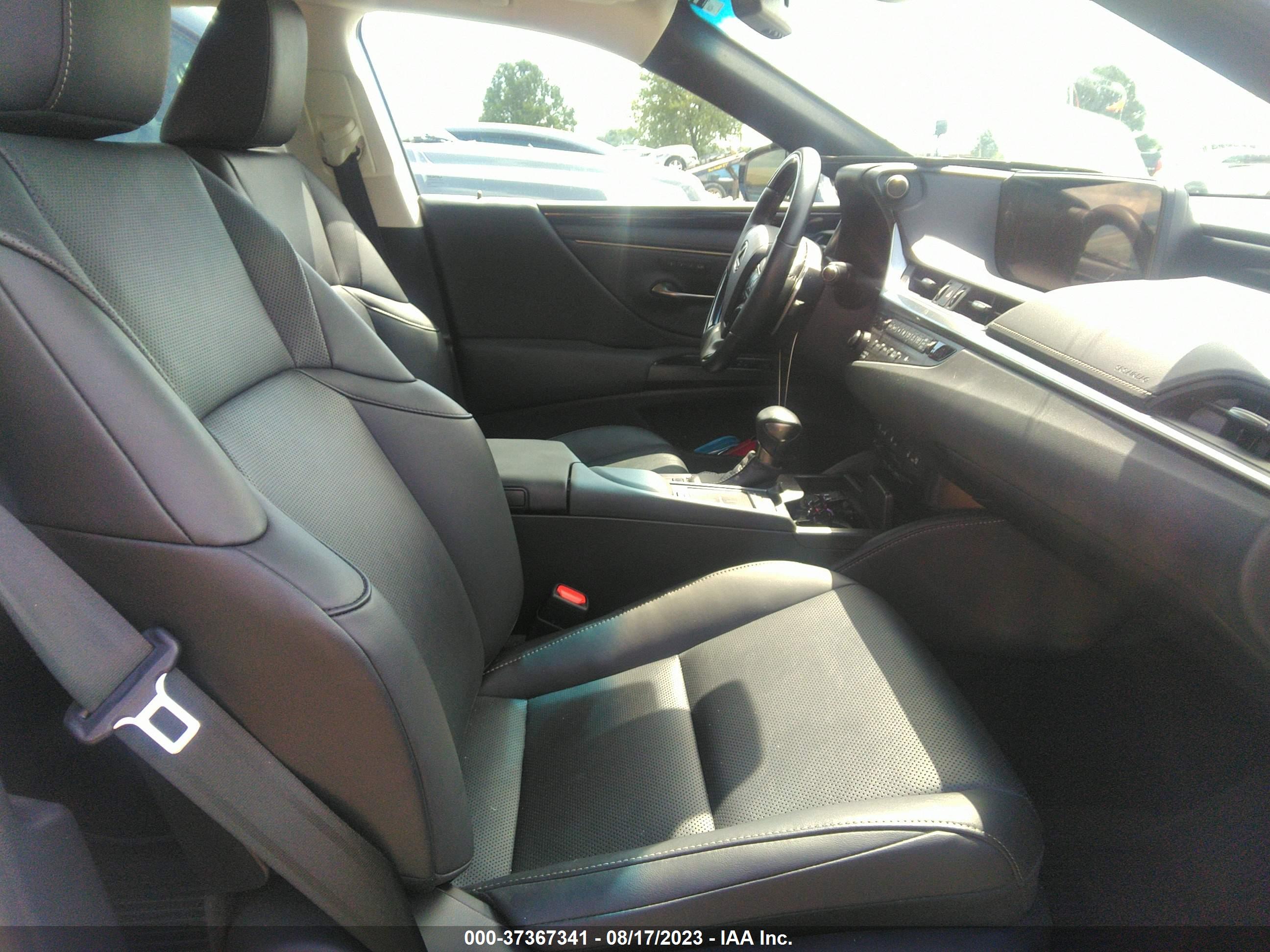 LEXUS ES image 5