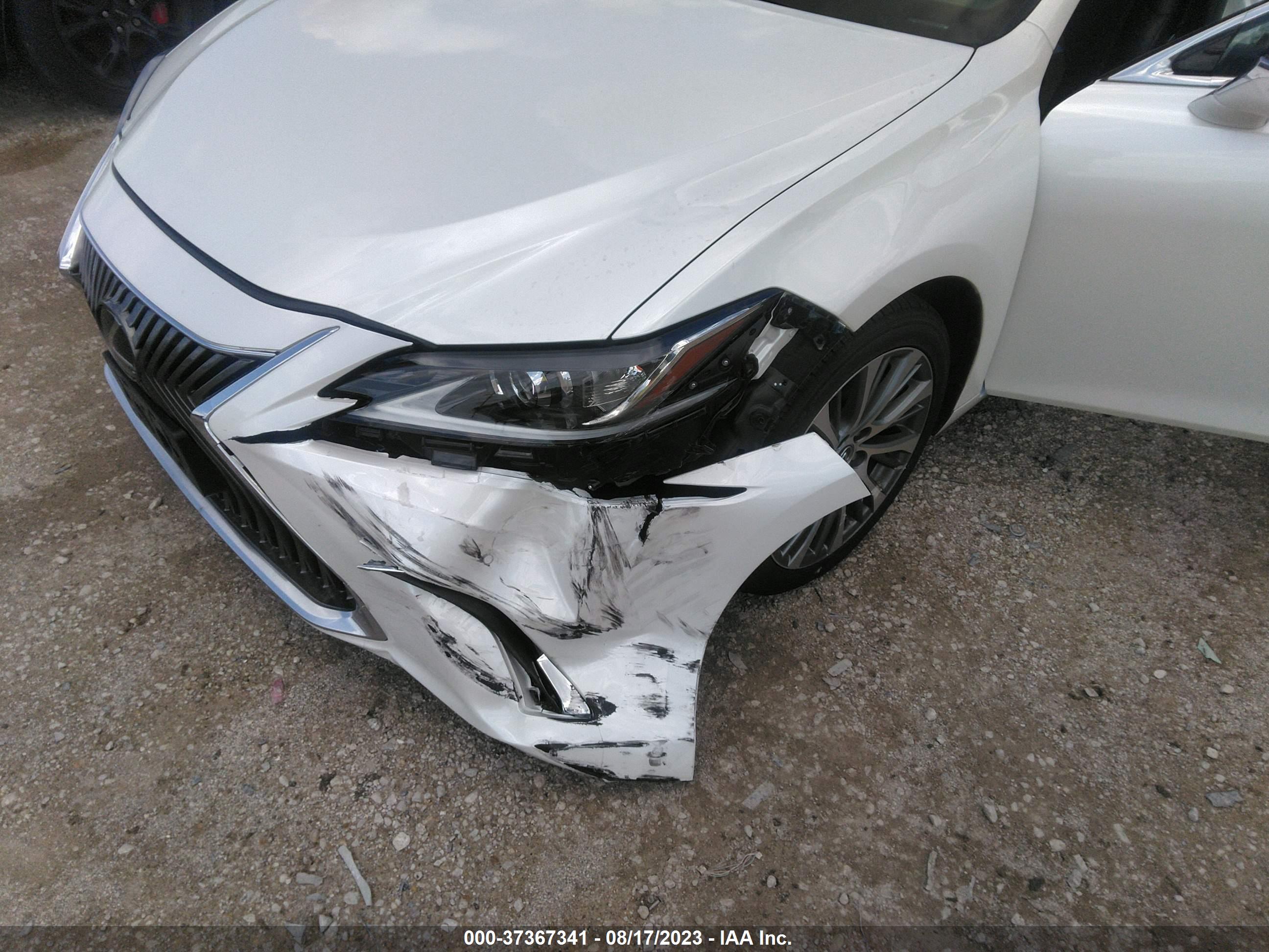LEXUS ES image 6