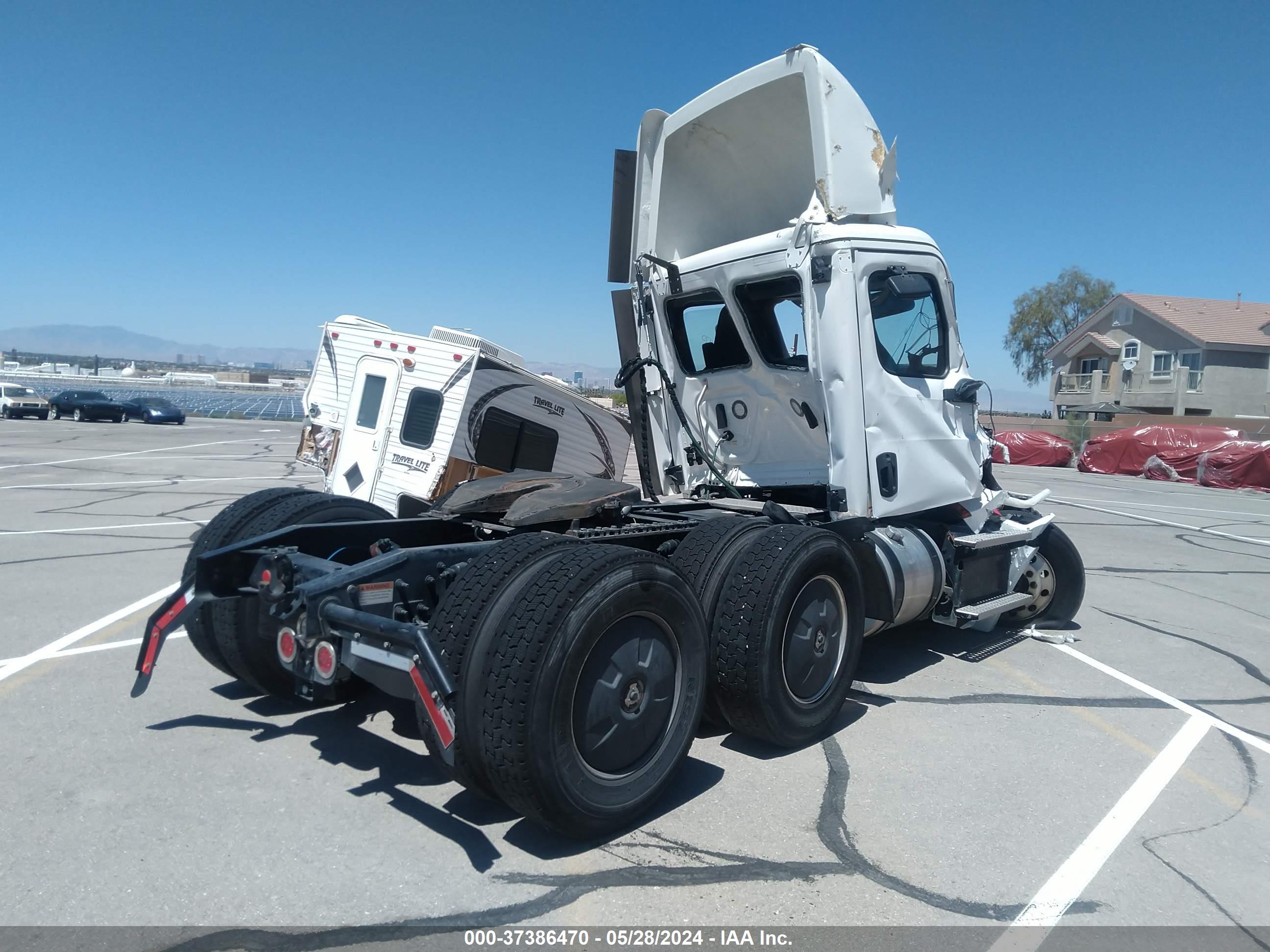 FREIGHTLINER CASCADIA image 4