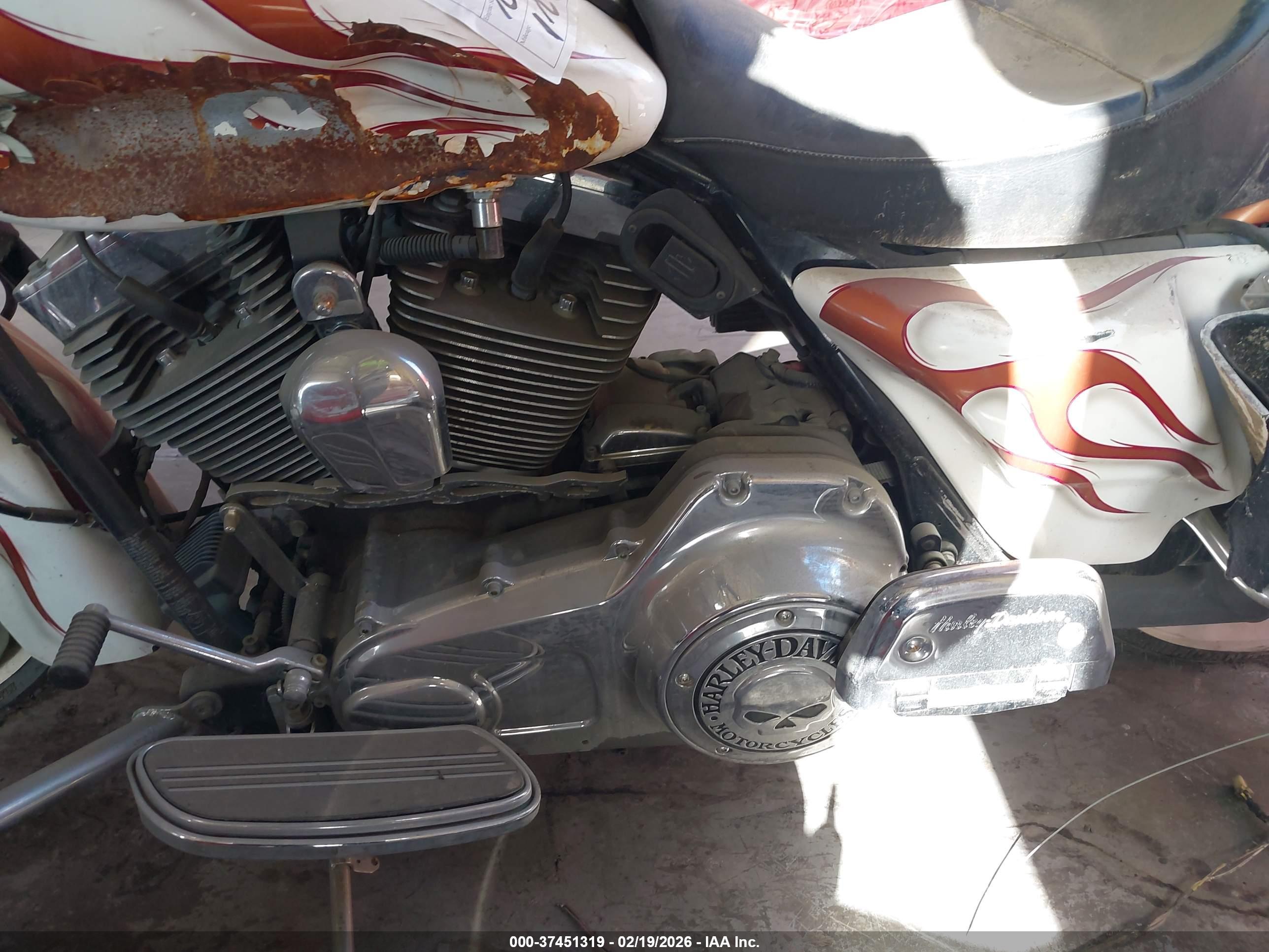 HARLEY-DAVIDSON FLHX image 9