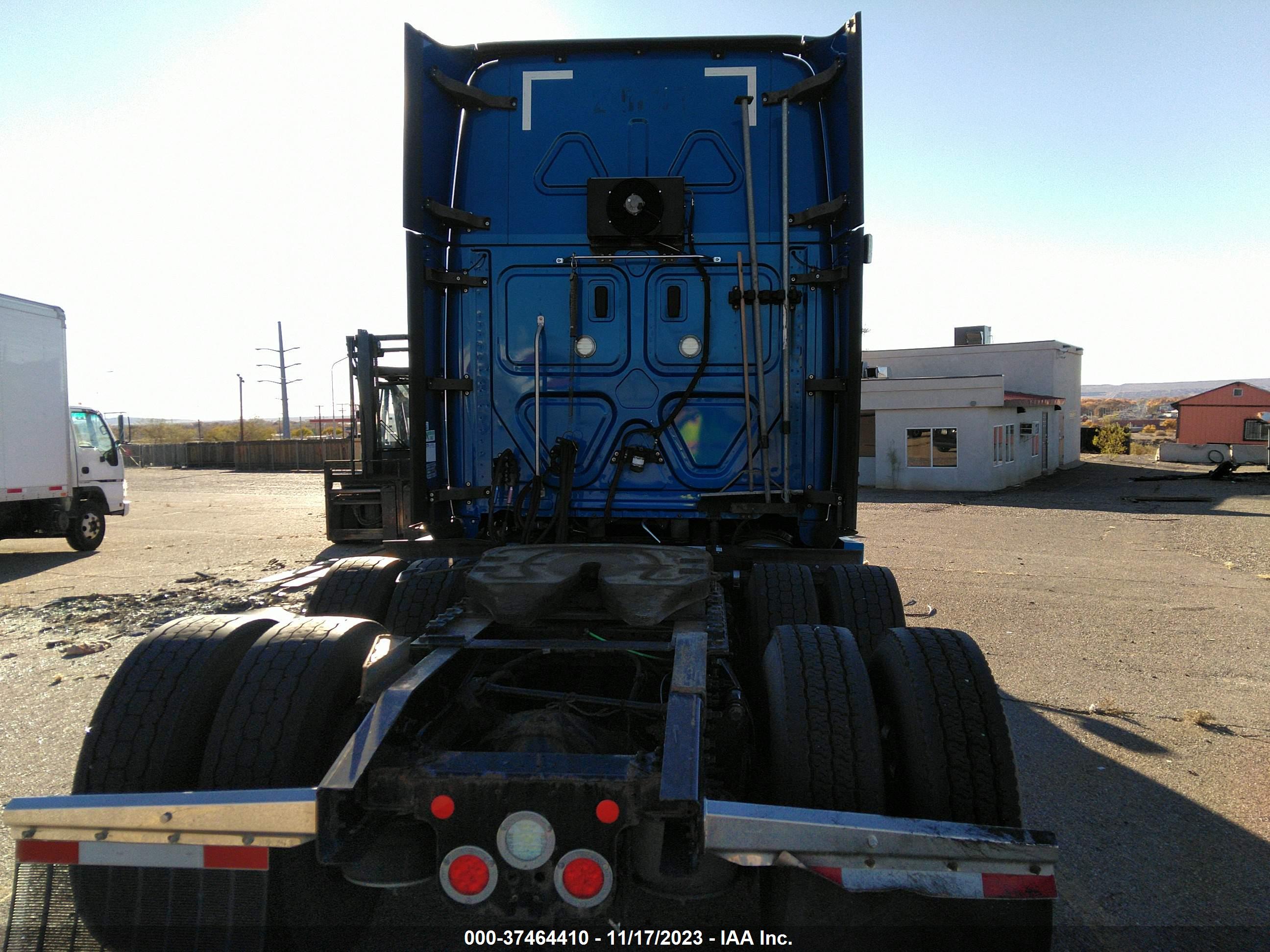FREIGHTLINER CASCADIA image 8