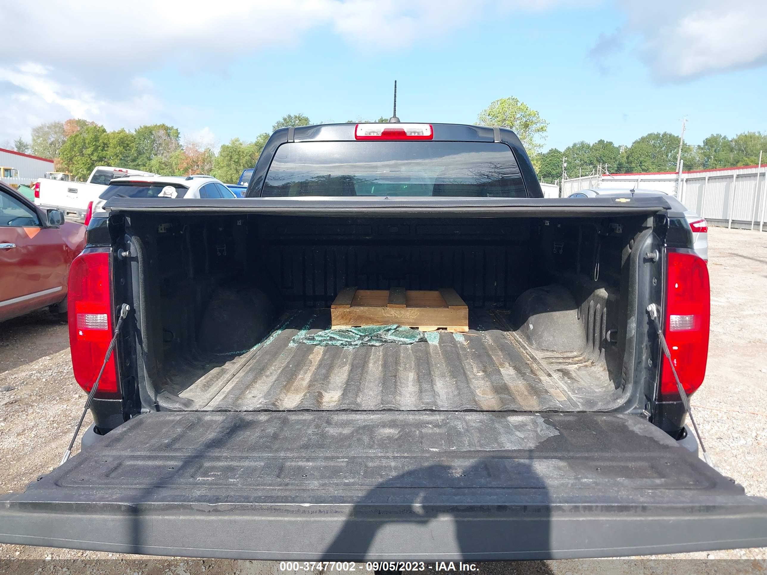 CHEVROLET COLORADO image 8