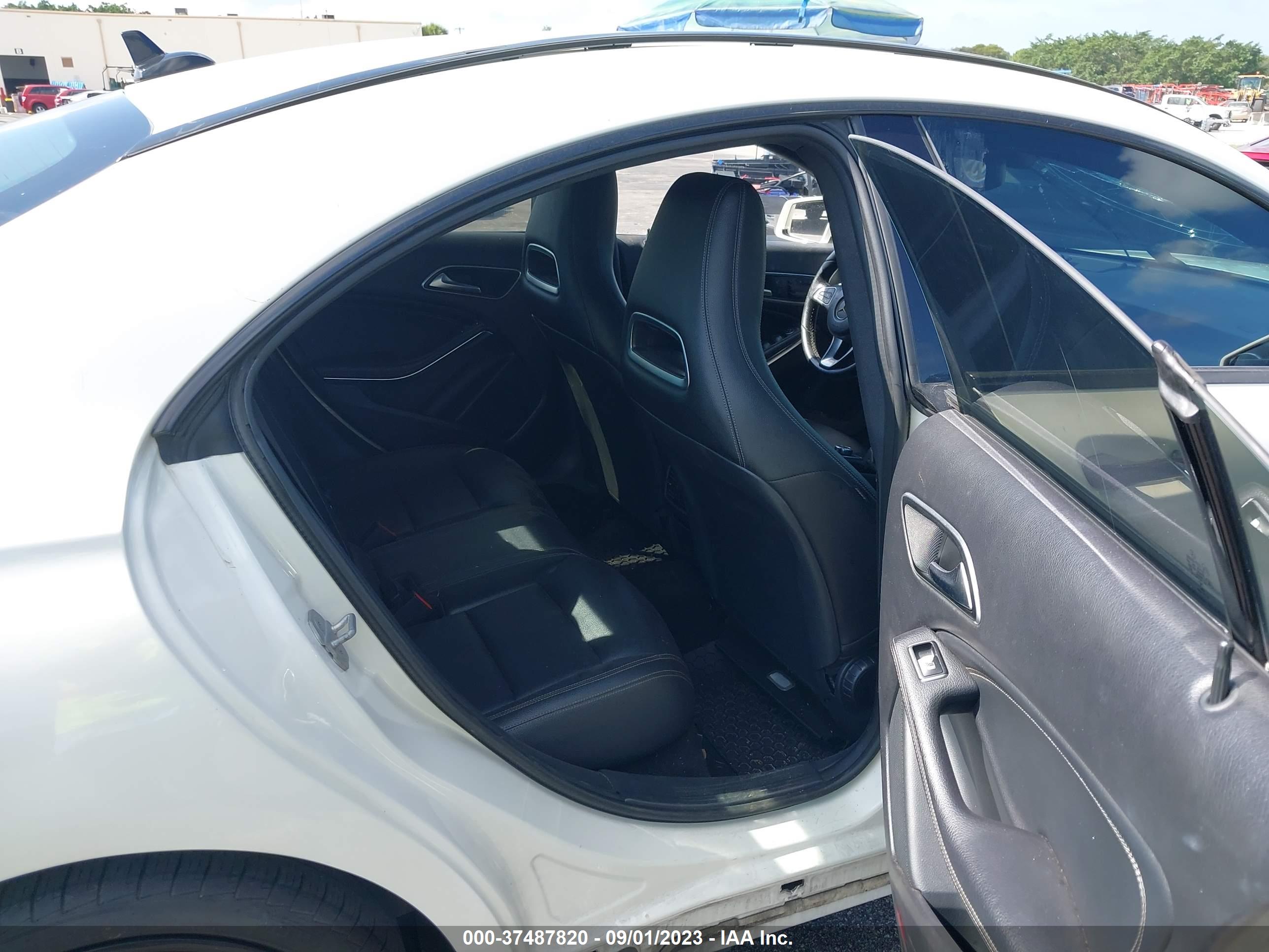 MERCEDES-BENZ CLA image 8