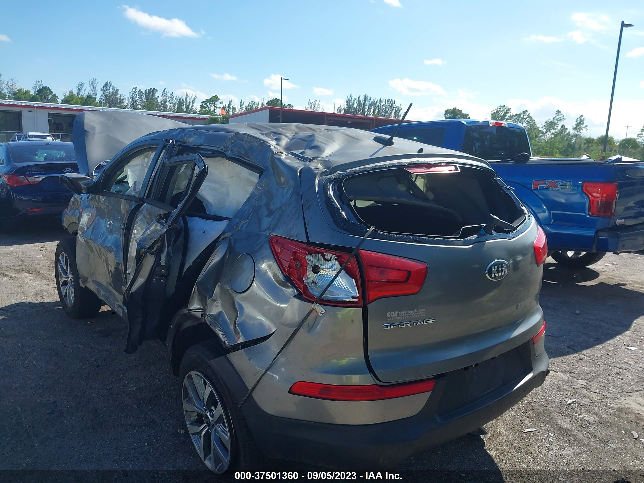 KIA SPORTAGE image 3