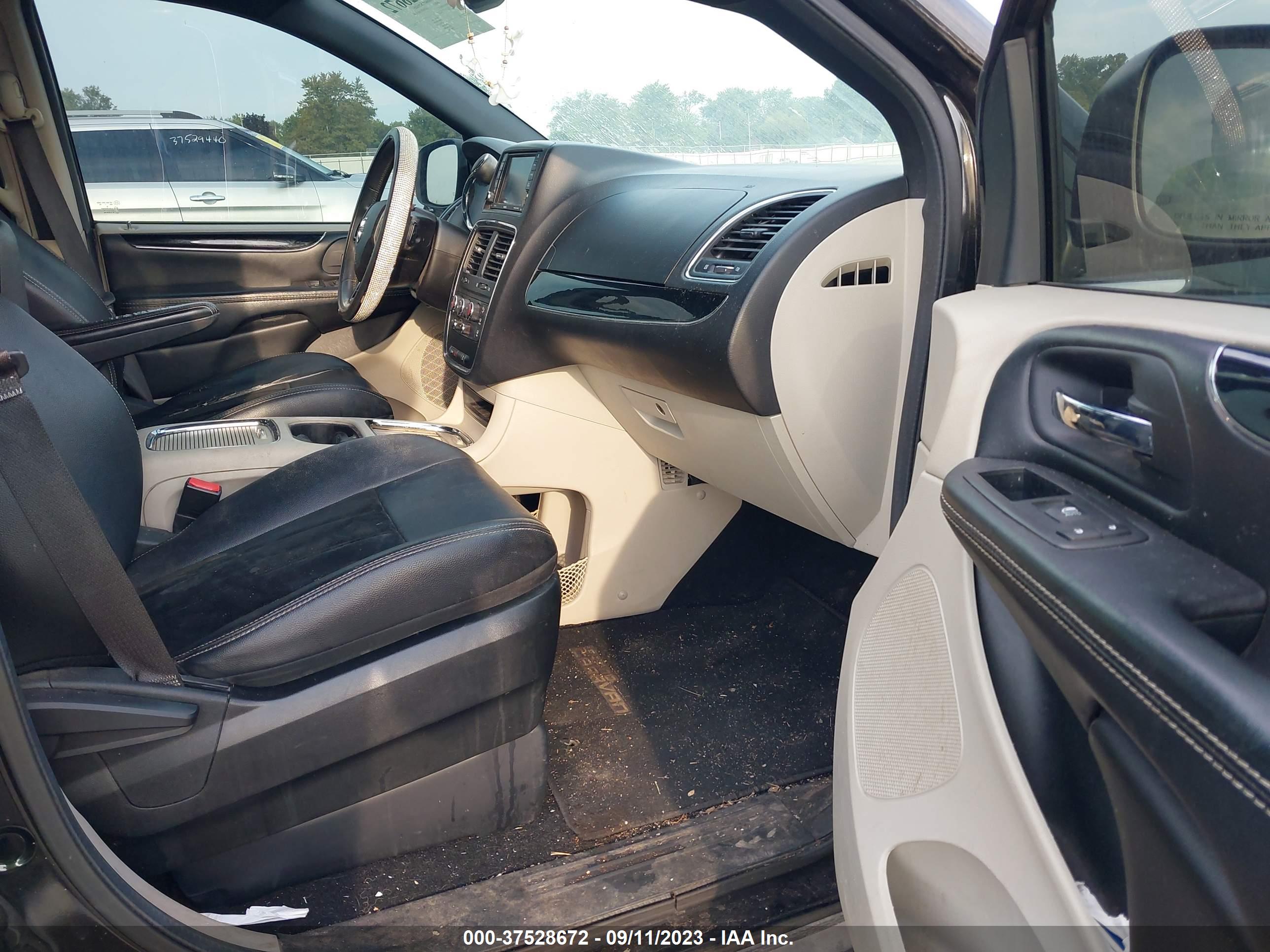DODGE GRAND image 5