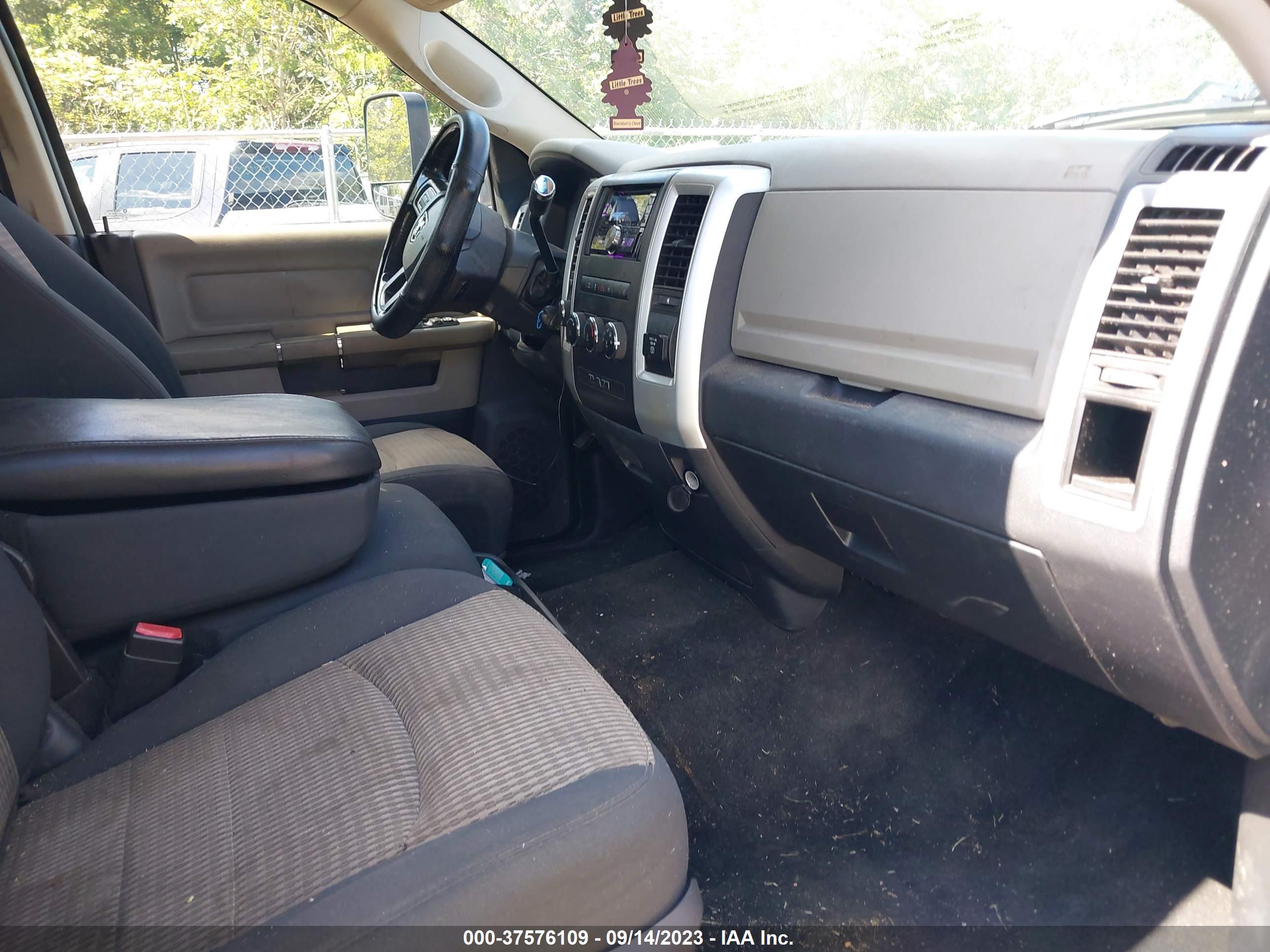 RAM 2500 image 5