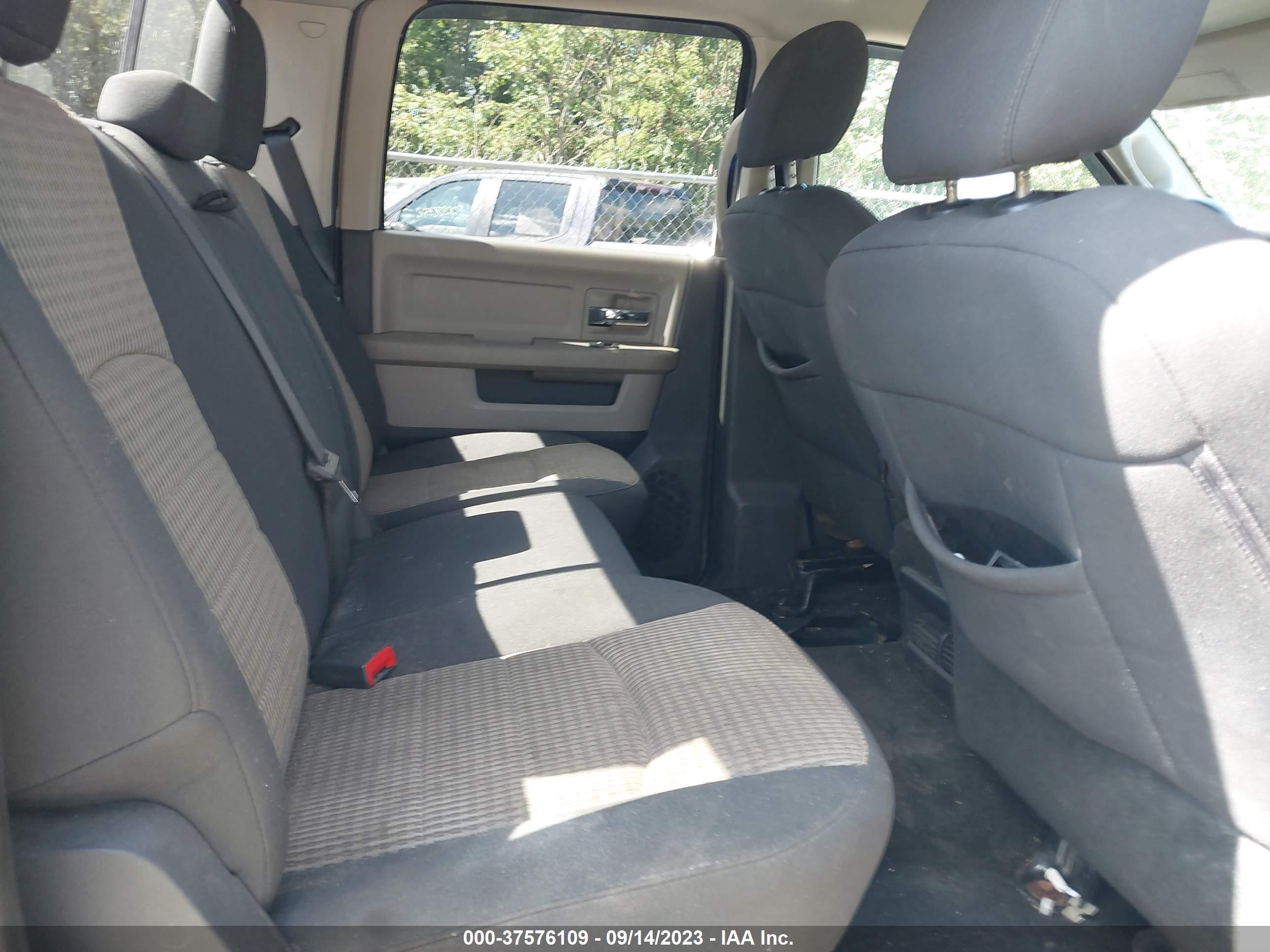 RAM 2500 image 8