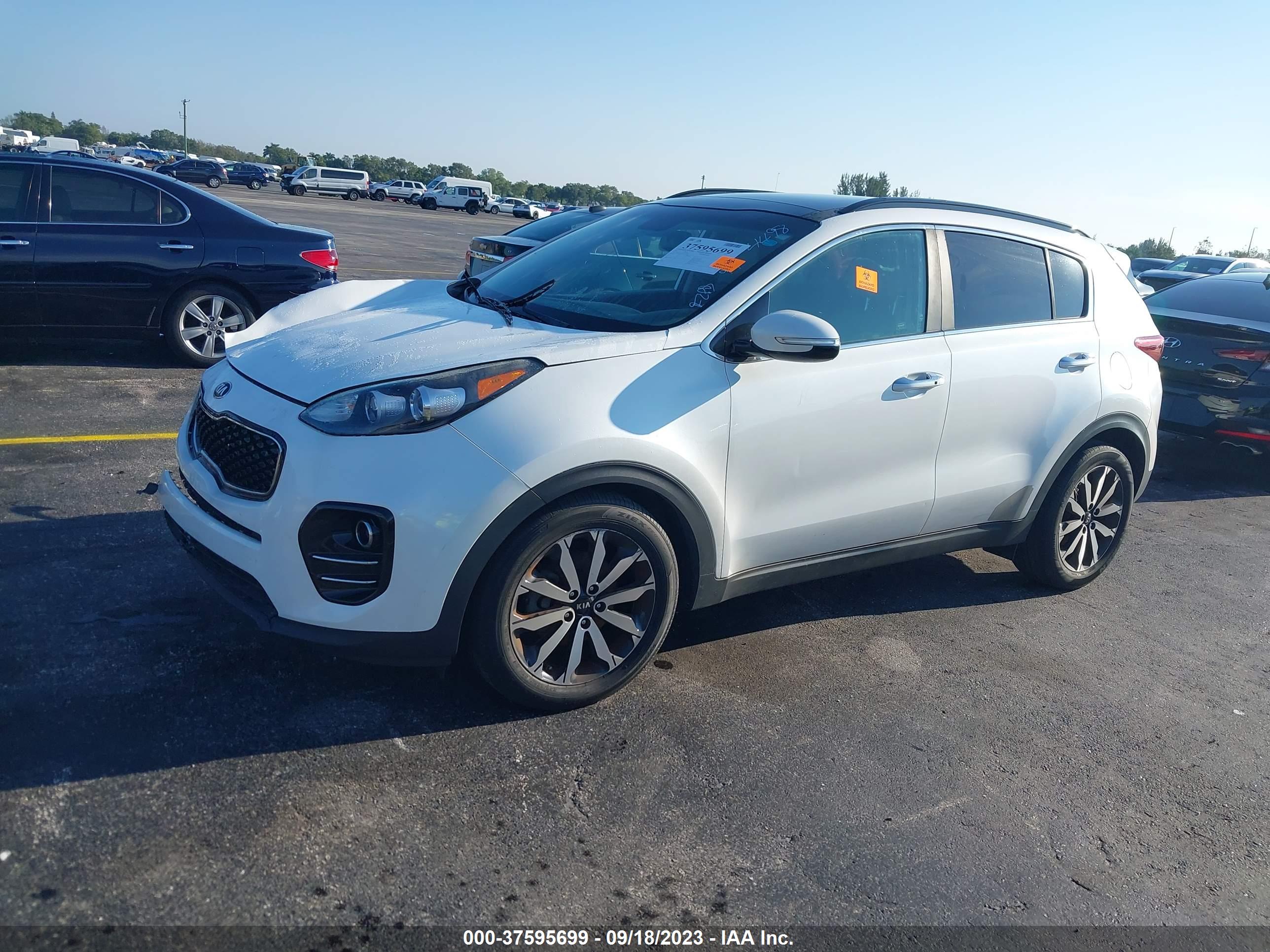 KIA SPORTAGE image 2