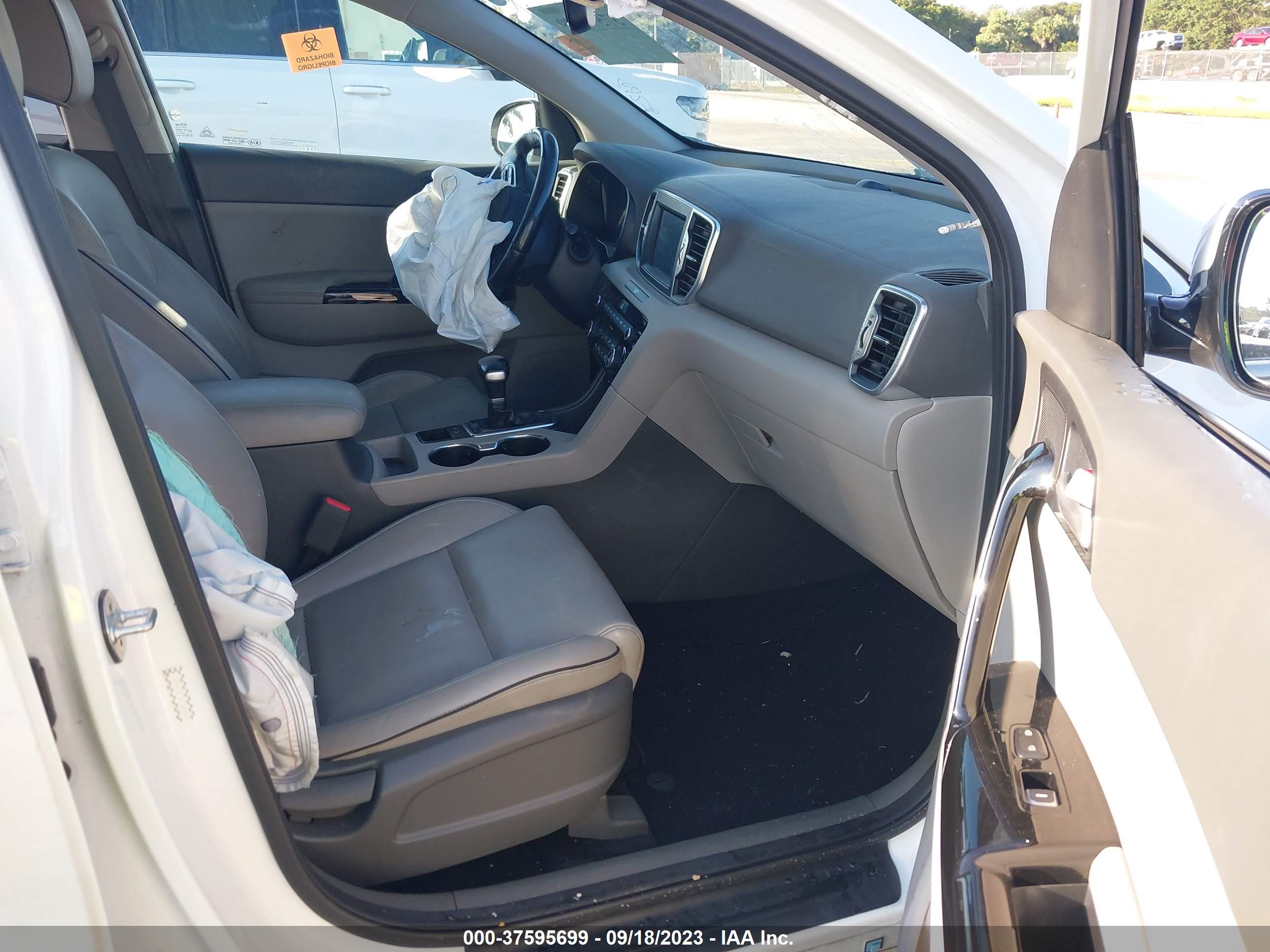 KIA SPORTAGE image 5