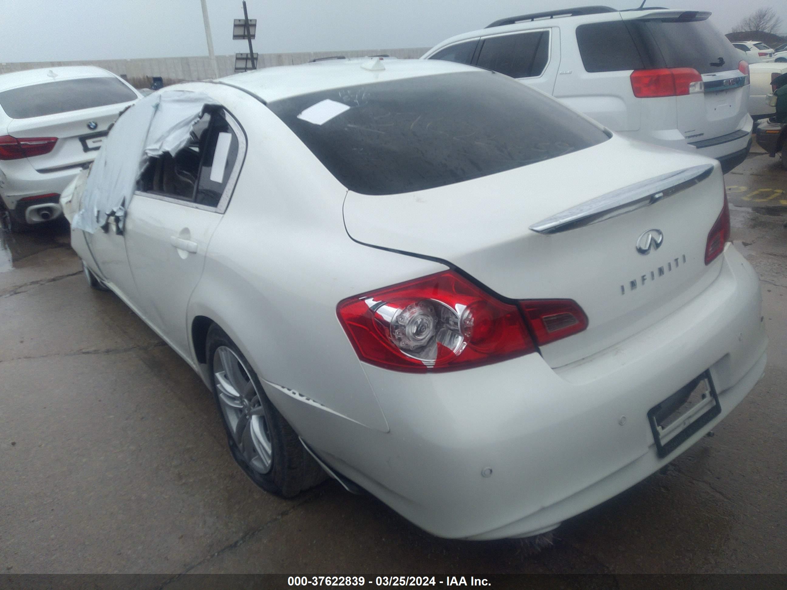 INFINITI G37 image 3