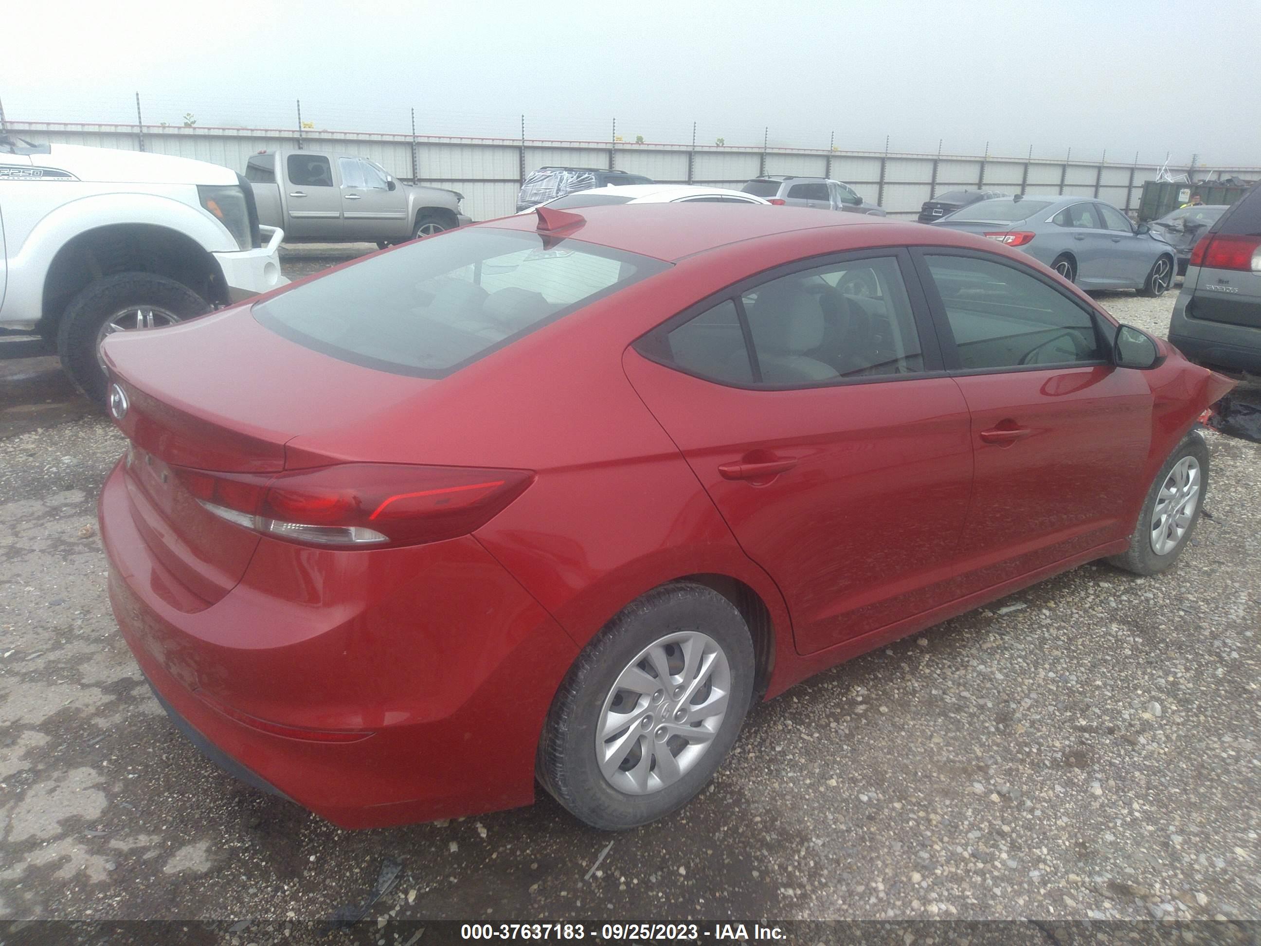 HYUNDAI ELANTRA image 4