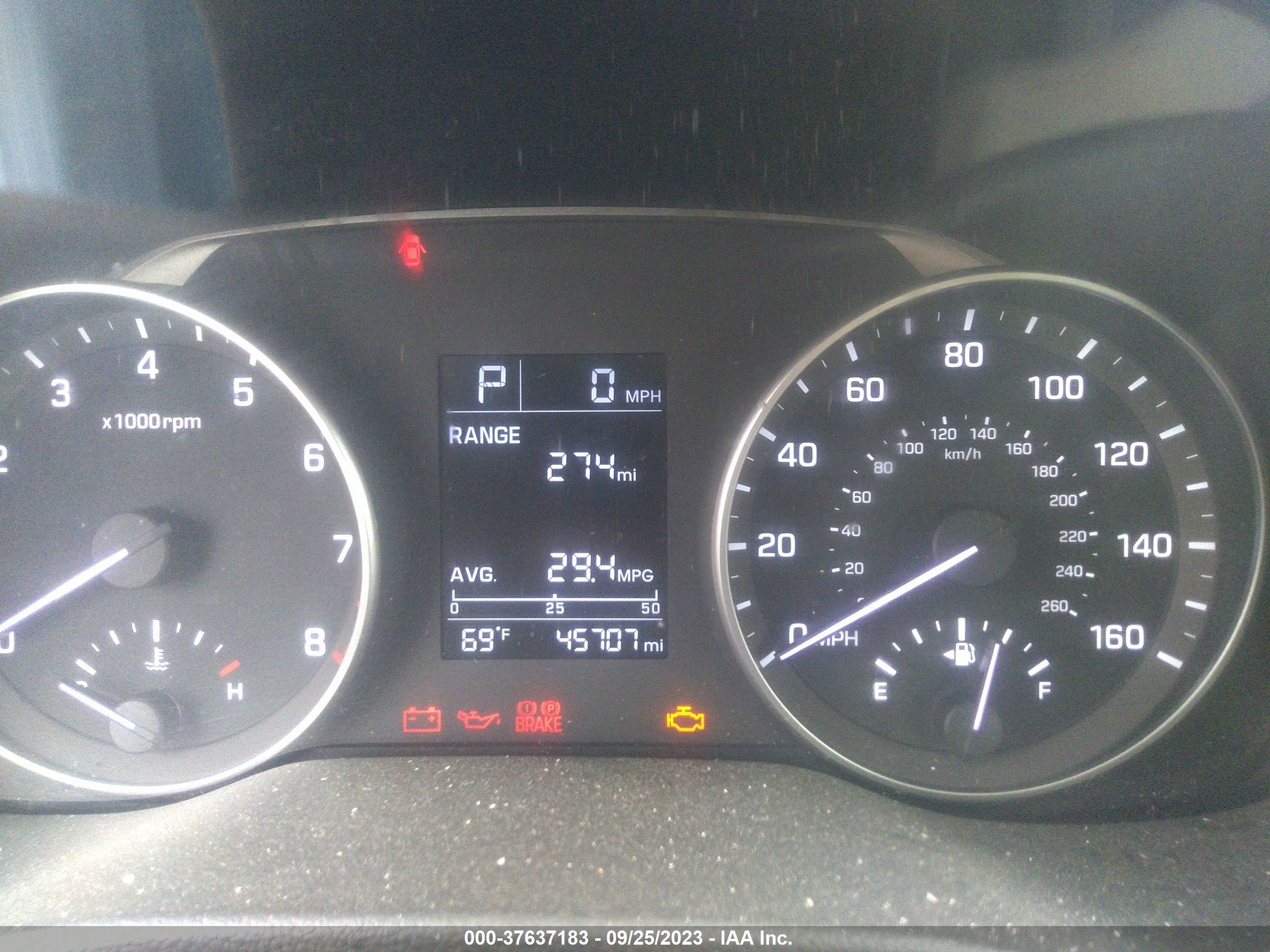 HYUNDAI ELANTRA image 7