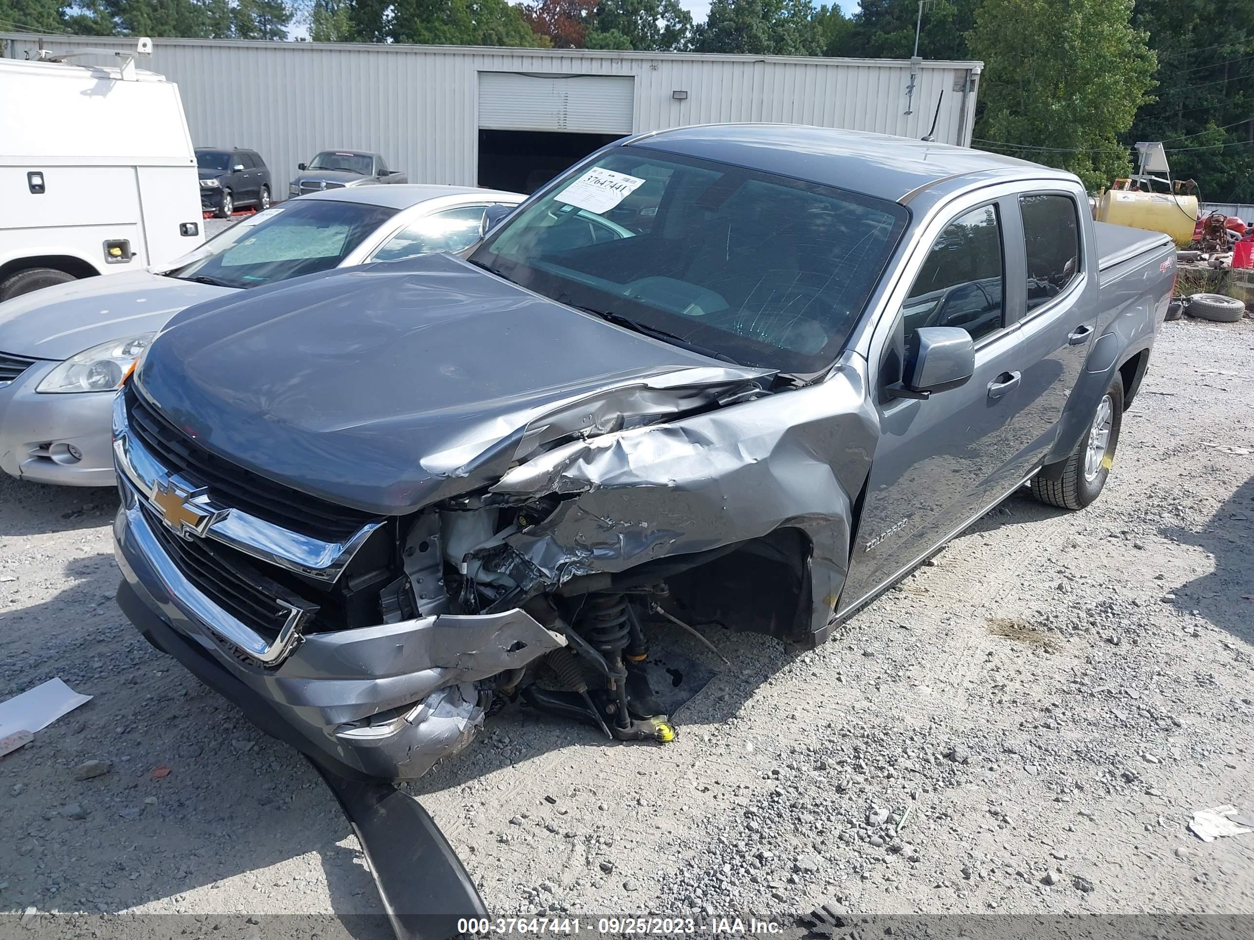 CHEVROLET COLORADO image 2