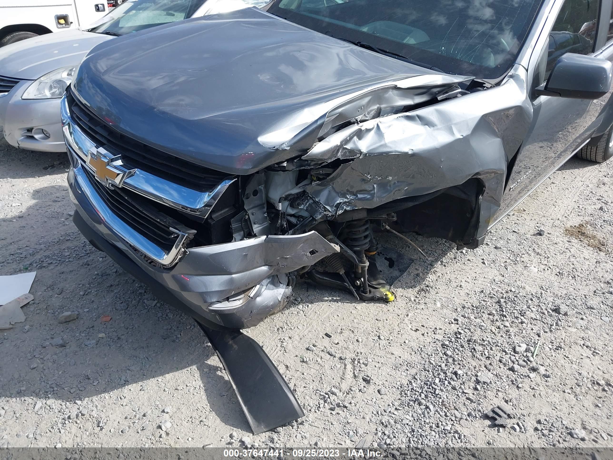 CHEVROLET COLORADO image 6