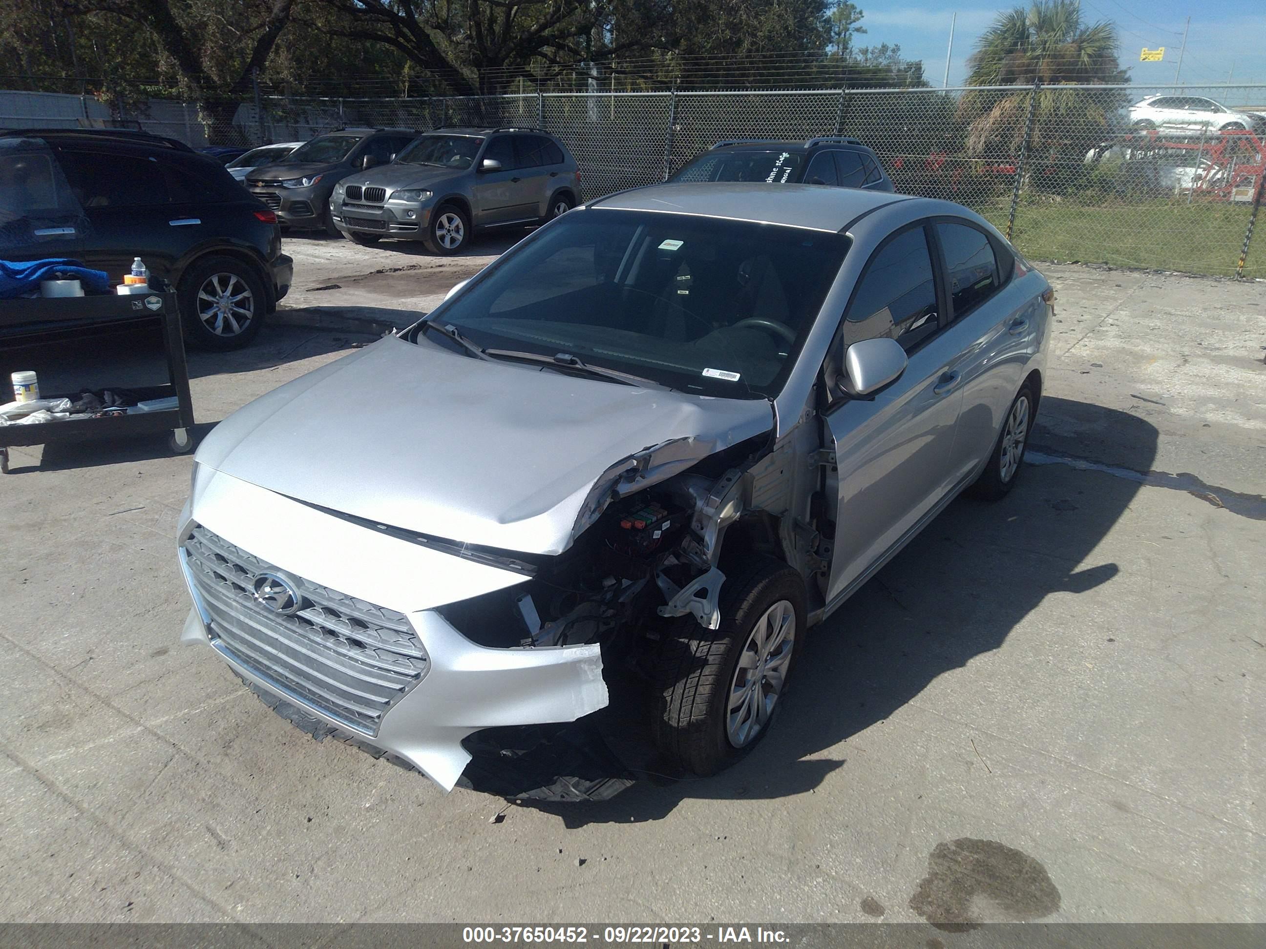 HYUNDAI ACCENT image 6