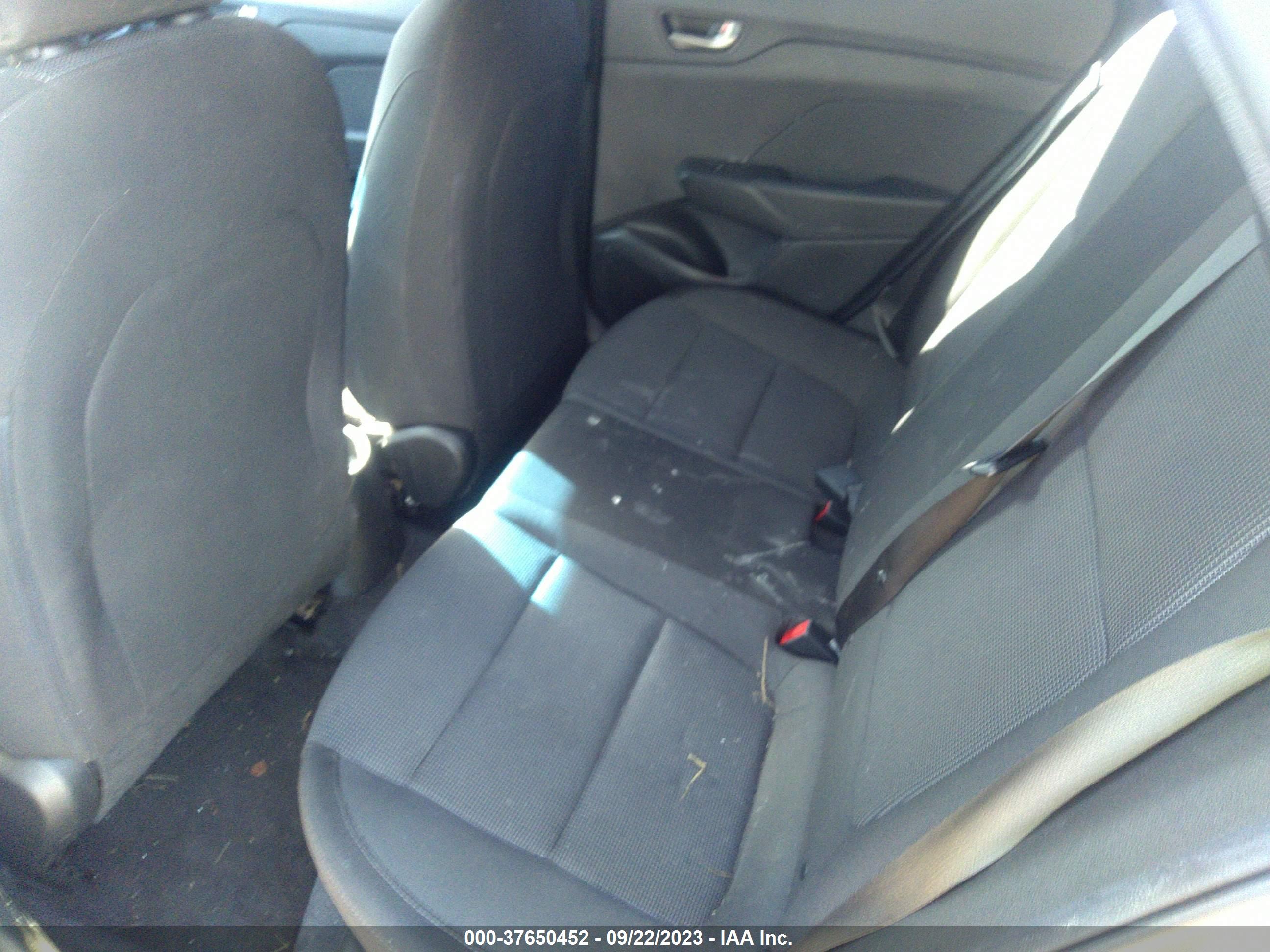 HYUNDAI ACCENT image 8