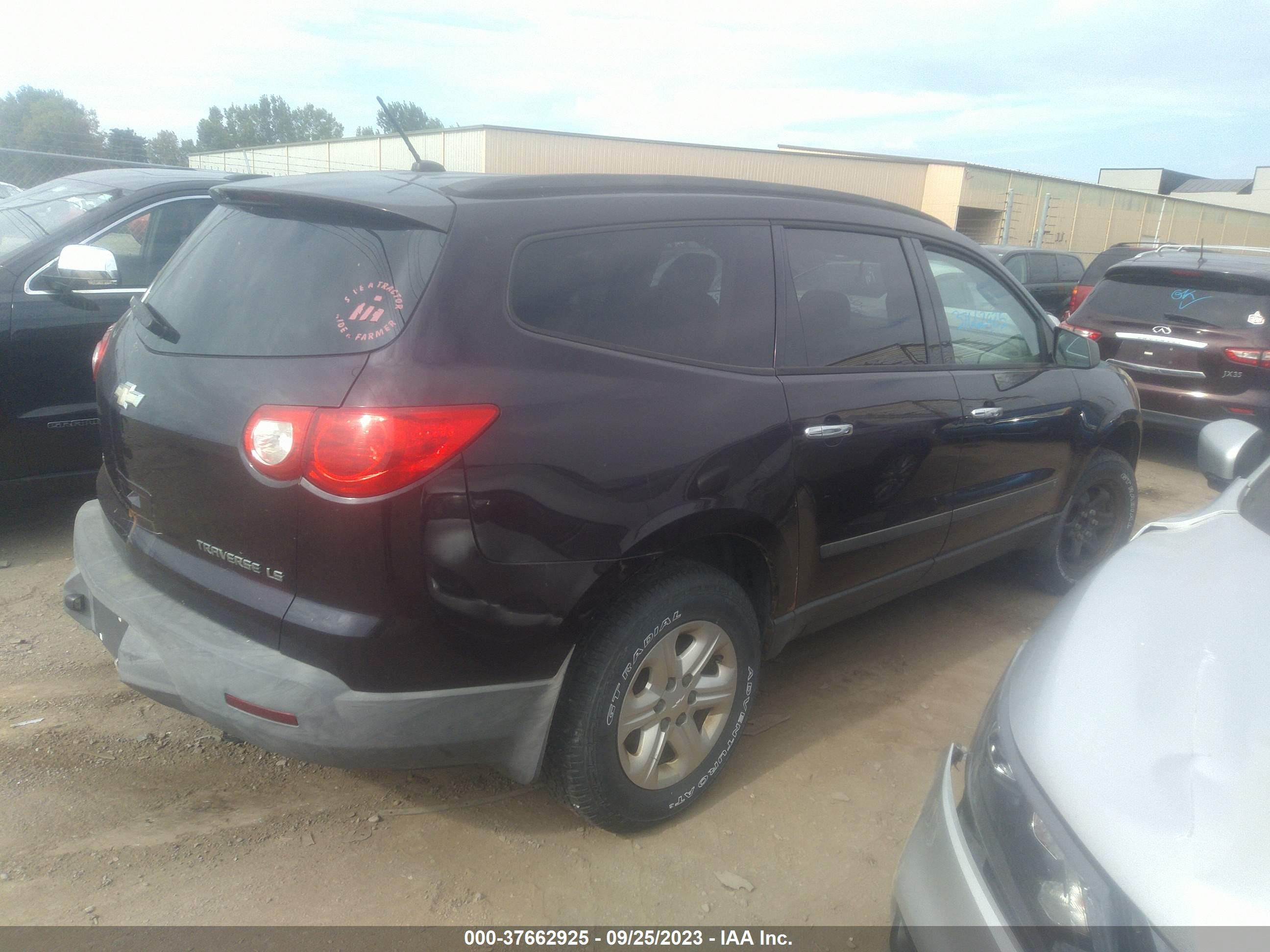 CHEVROLET TRAVERSE image 4