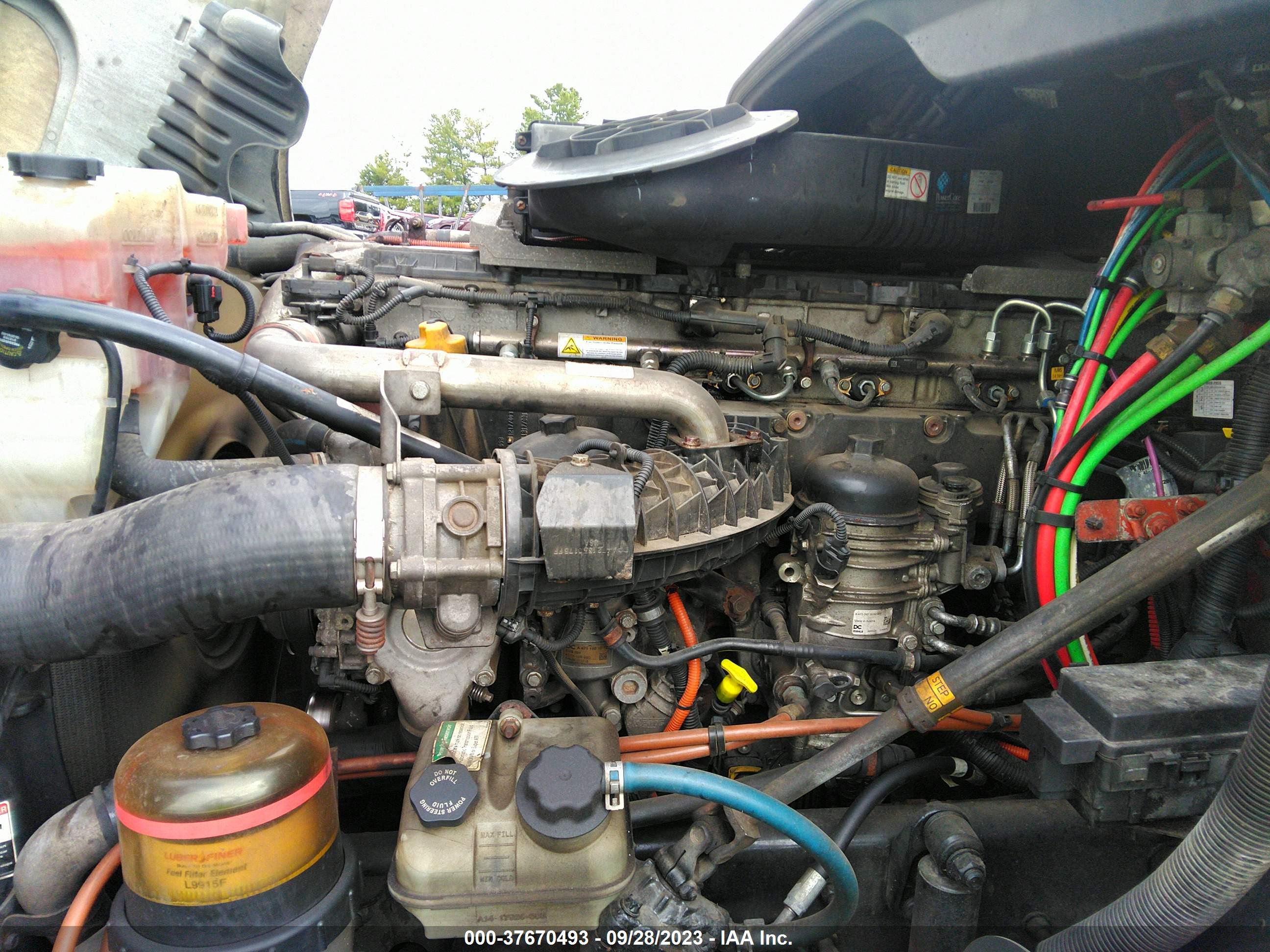FREIGHTLINER CASCADIA image 10