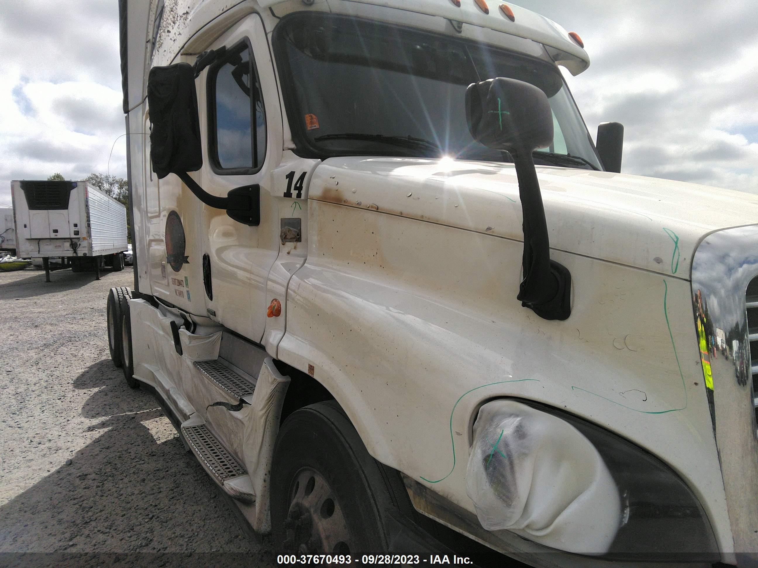 FREIGHTLINER CASCADIA image 7