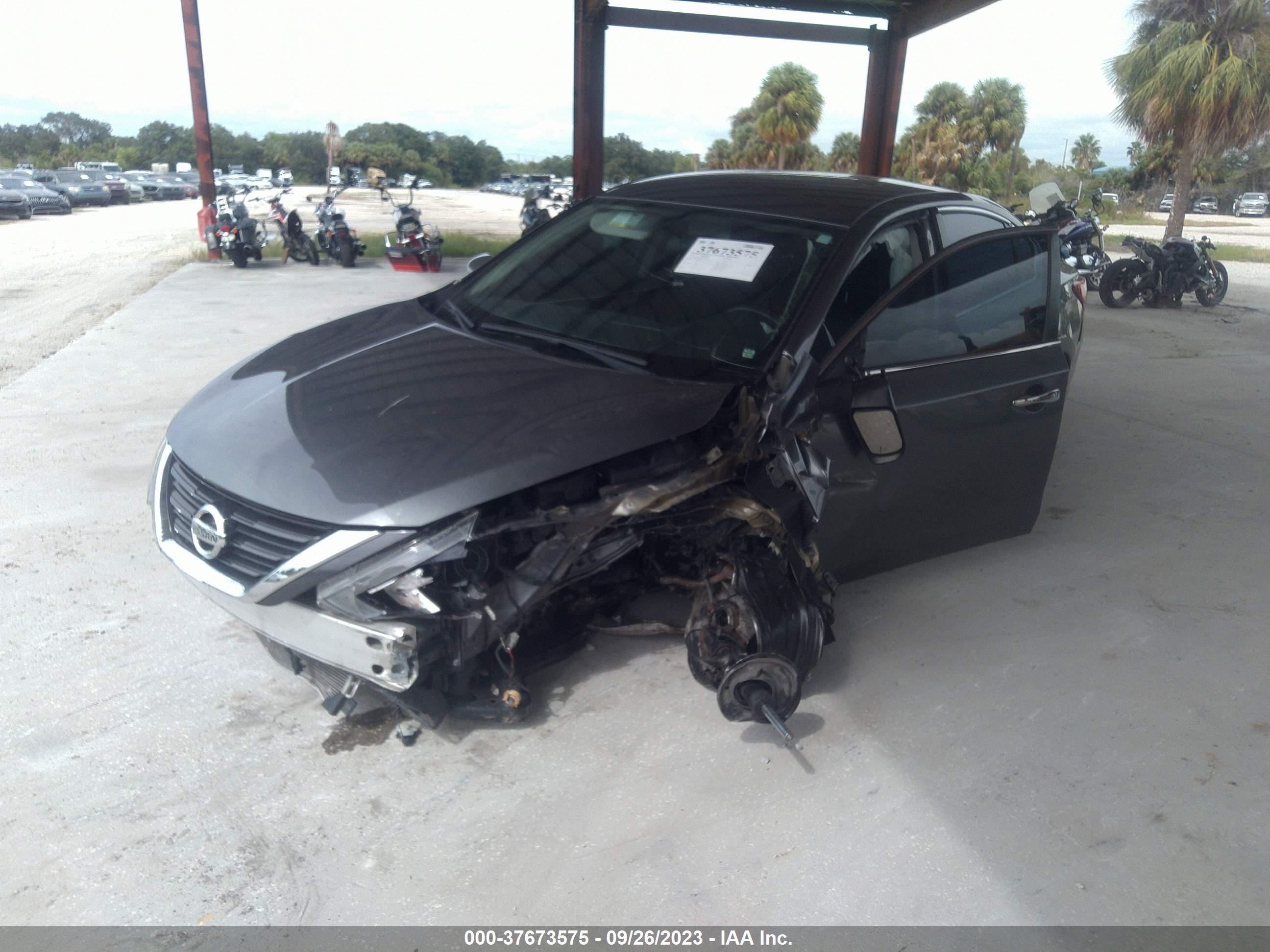 NISSAN ALTIMA image 2