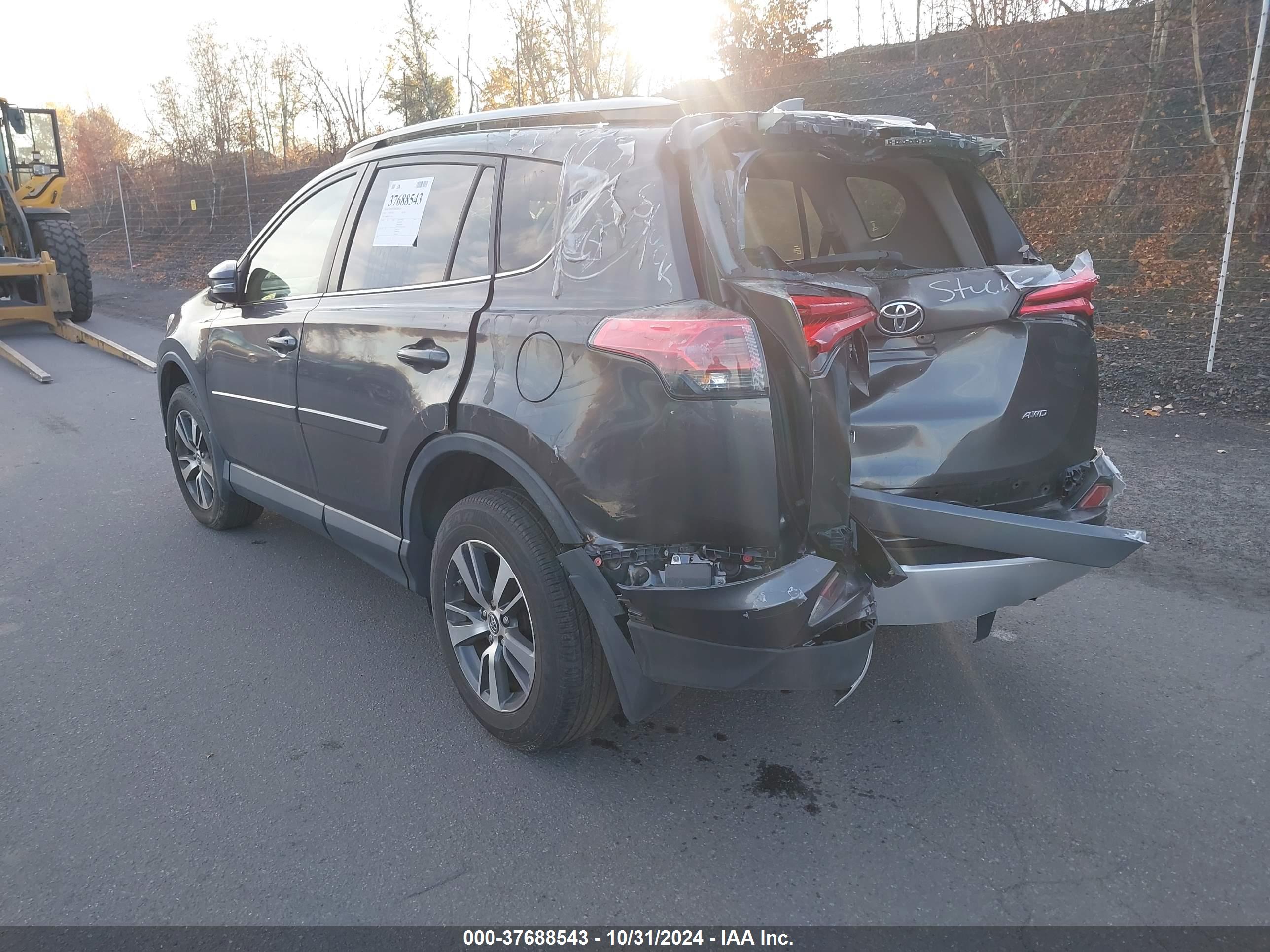 TOYOTA RAV4 image 3
