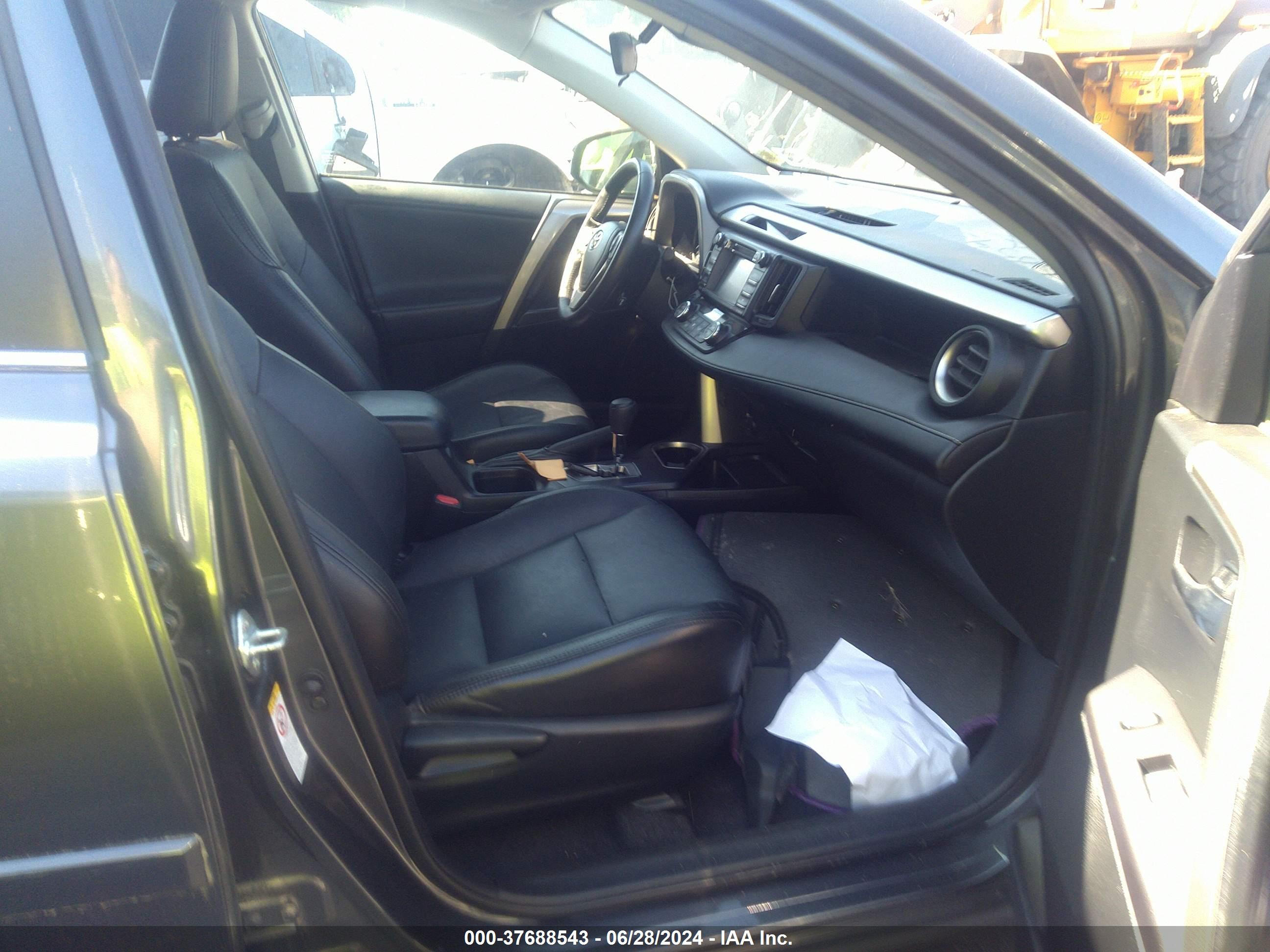 TOYOTA RAV4 image 5
