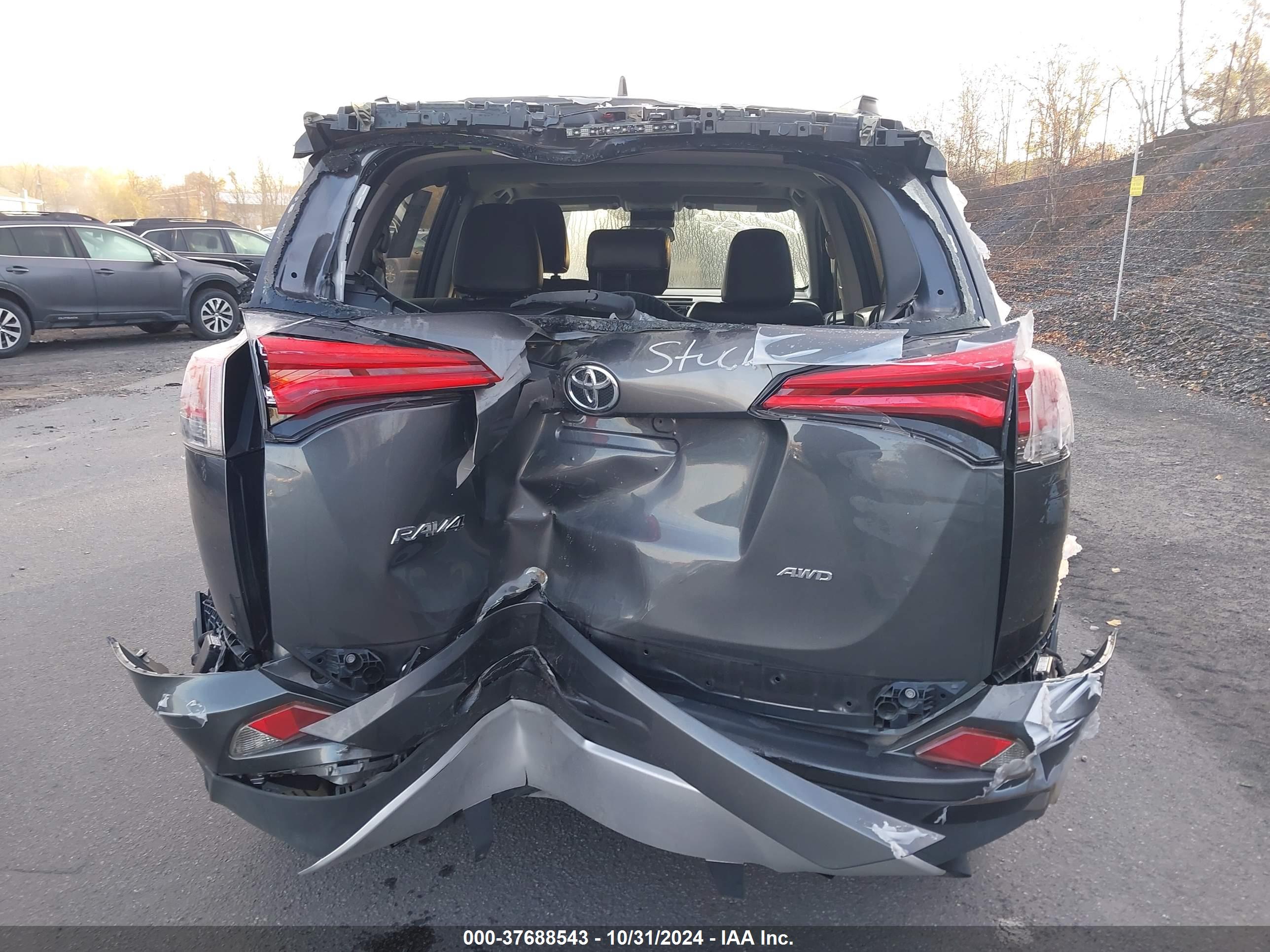TOYOTA RAV4 image 6