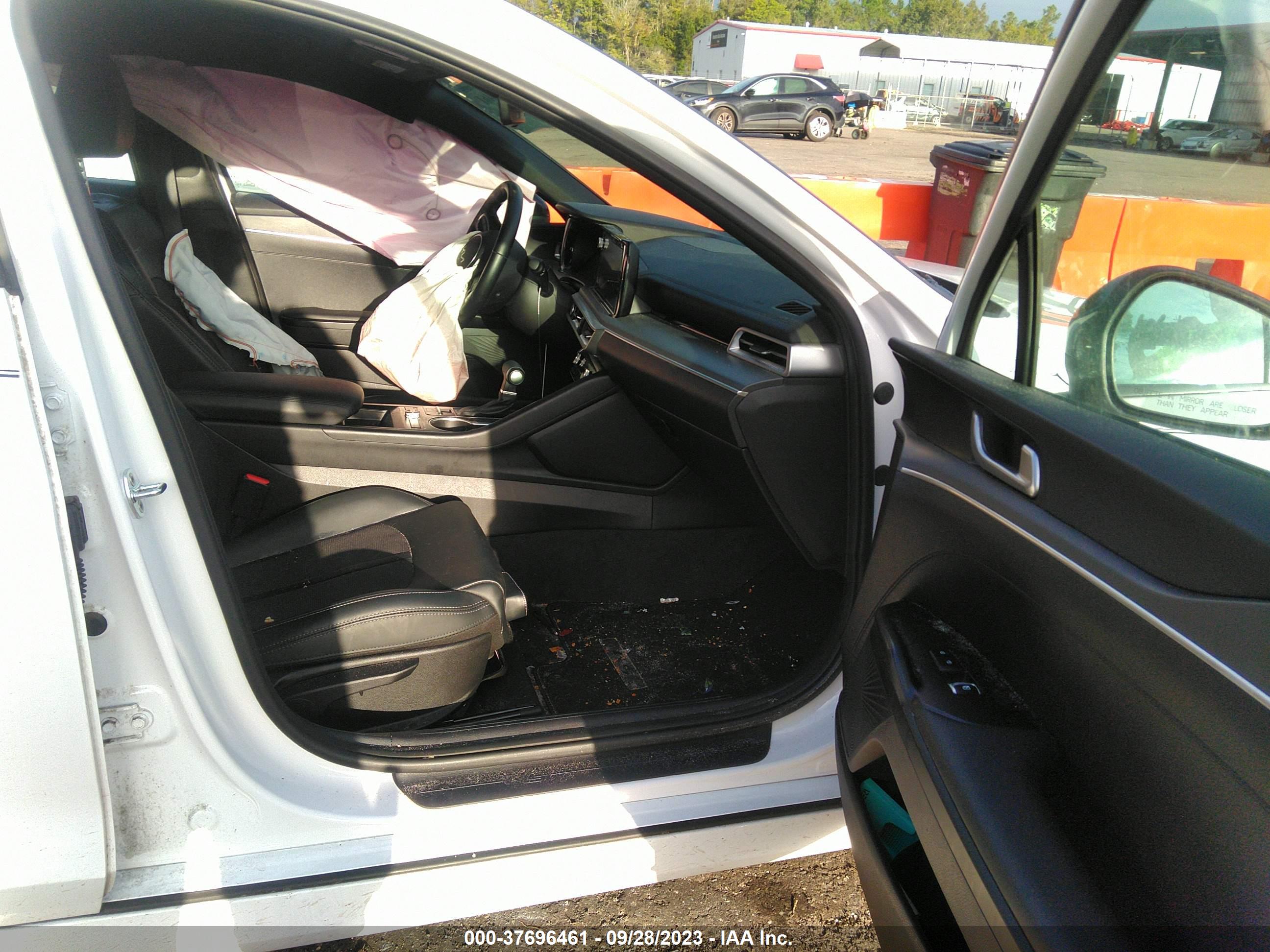 KIA K5 image 5