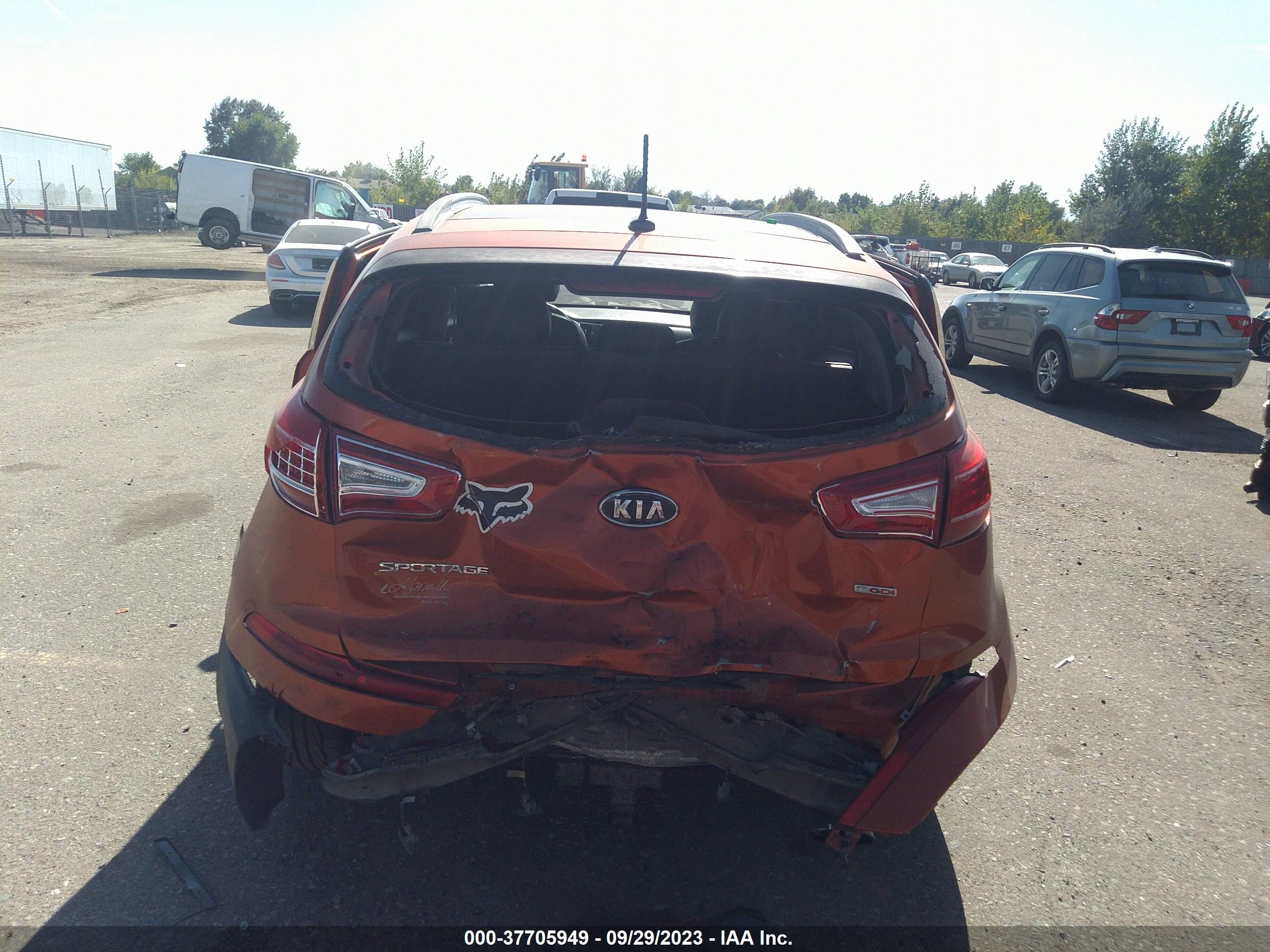 KIA SPORTAGE image 6