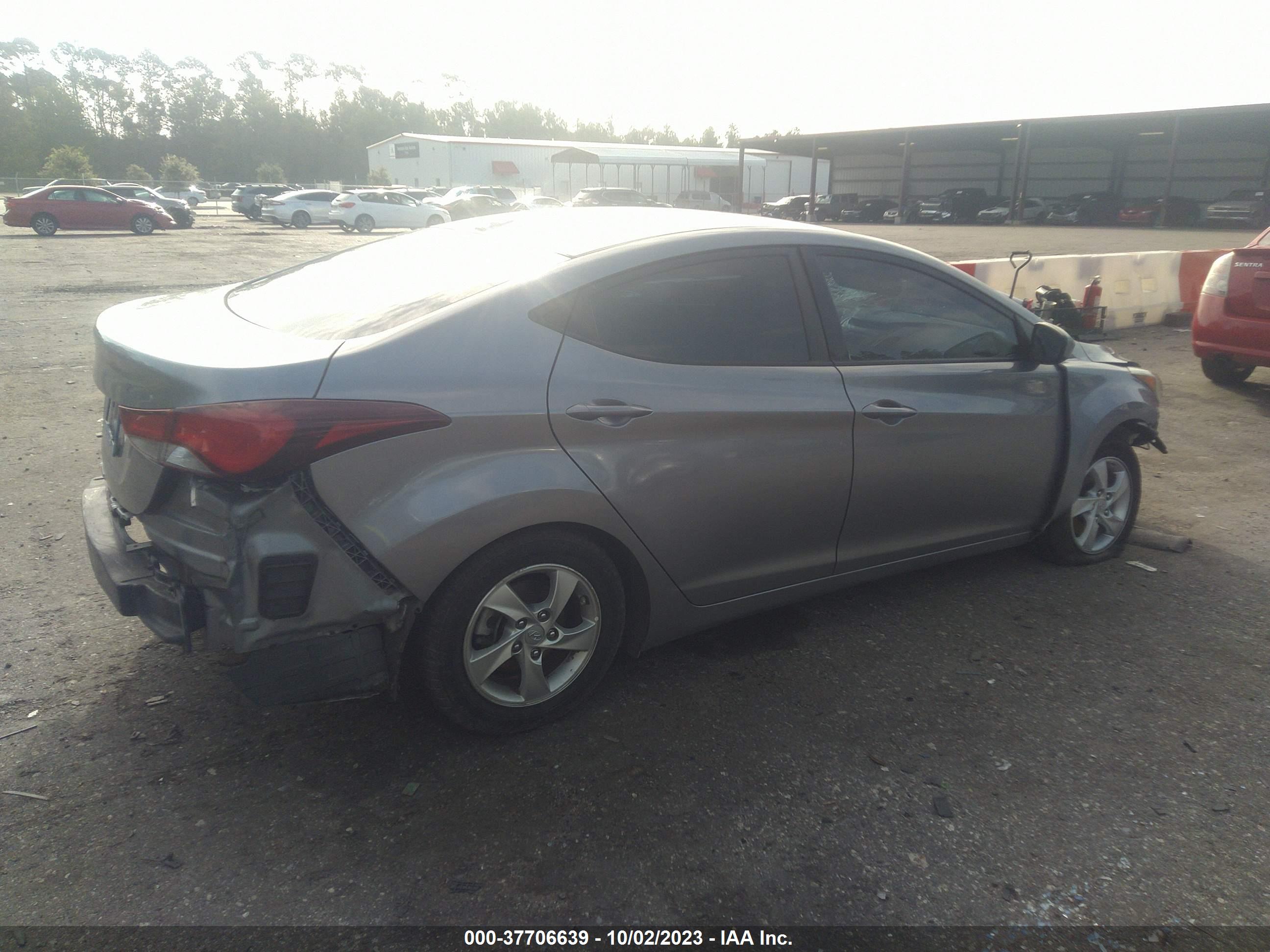 HYUNDAI ELANTRA image 4