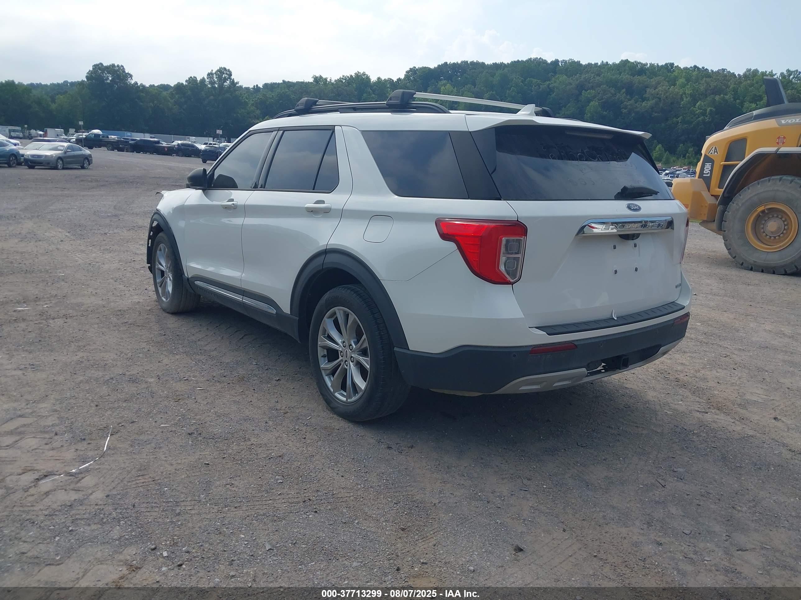 FORD EXPLORER image 3