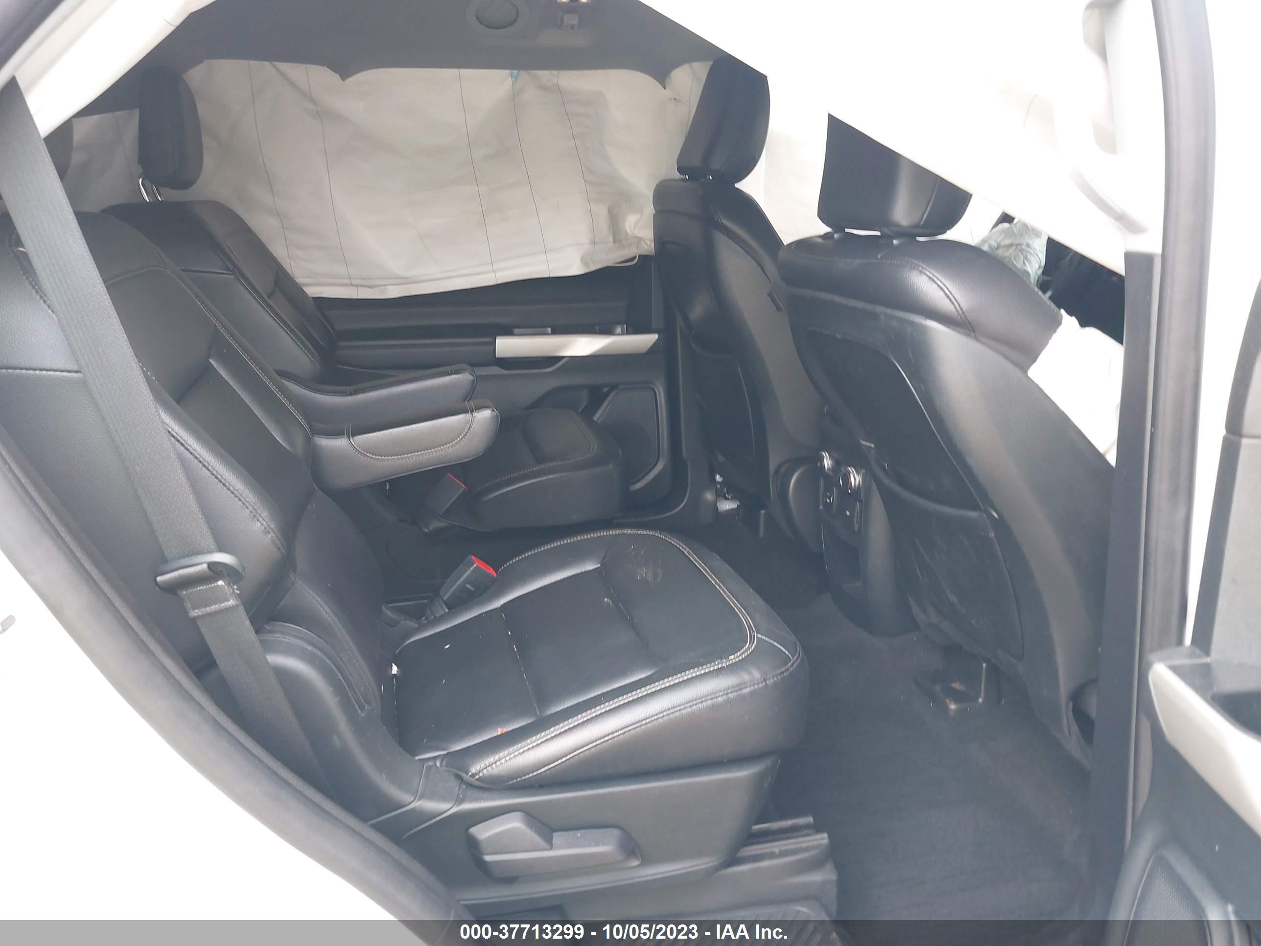FORD EXPLORER image 8