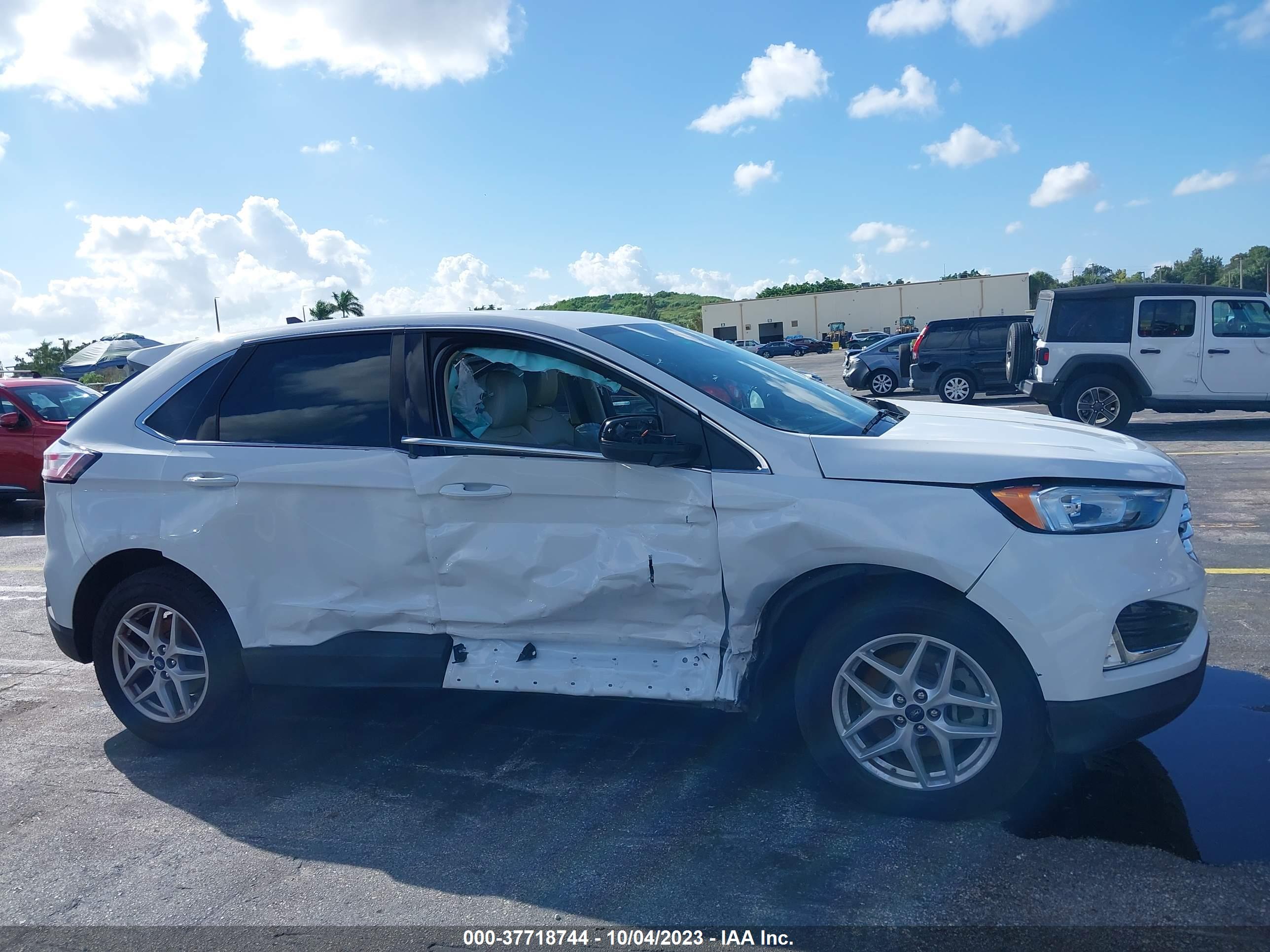 FORD EDGE image 6
