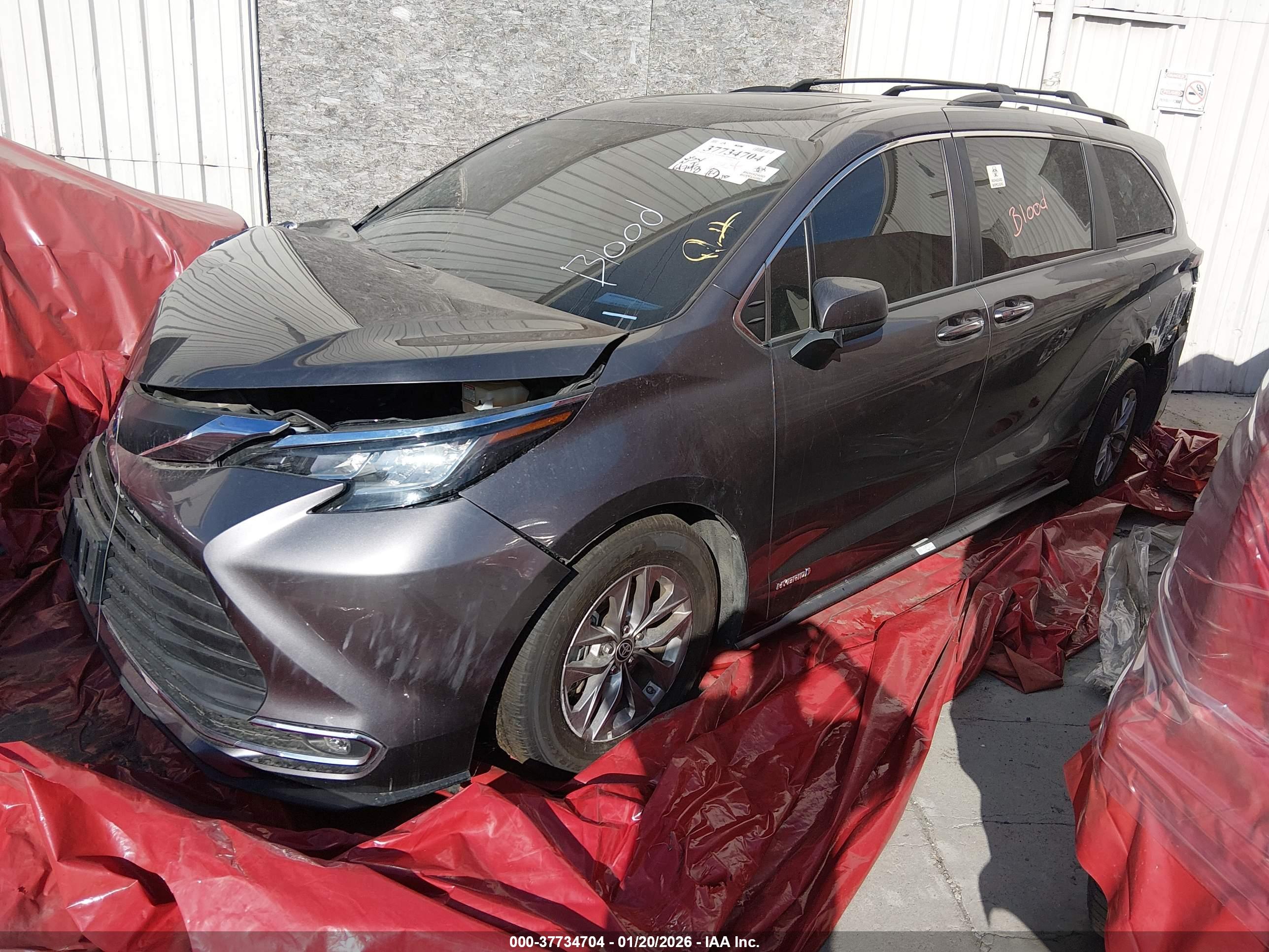 TOYOTA SIENNA image 2