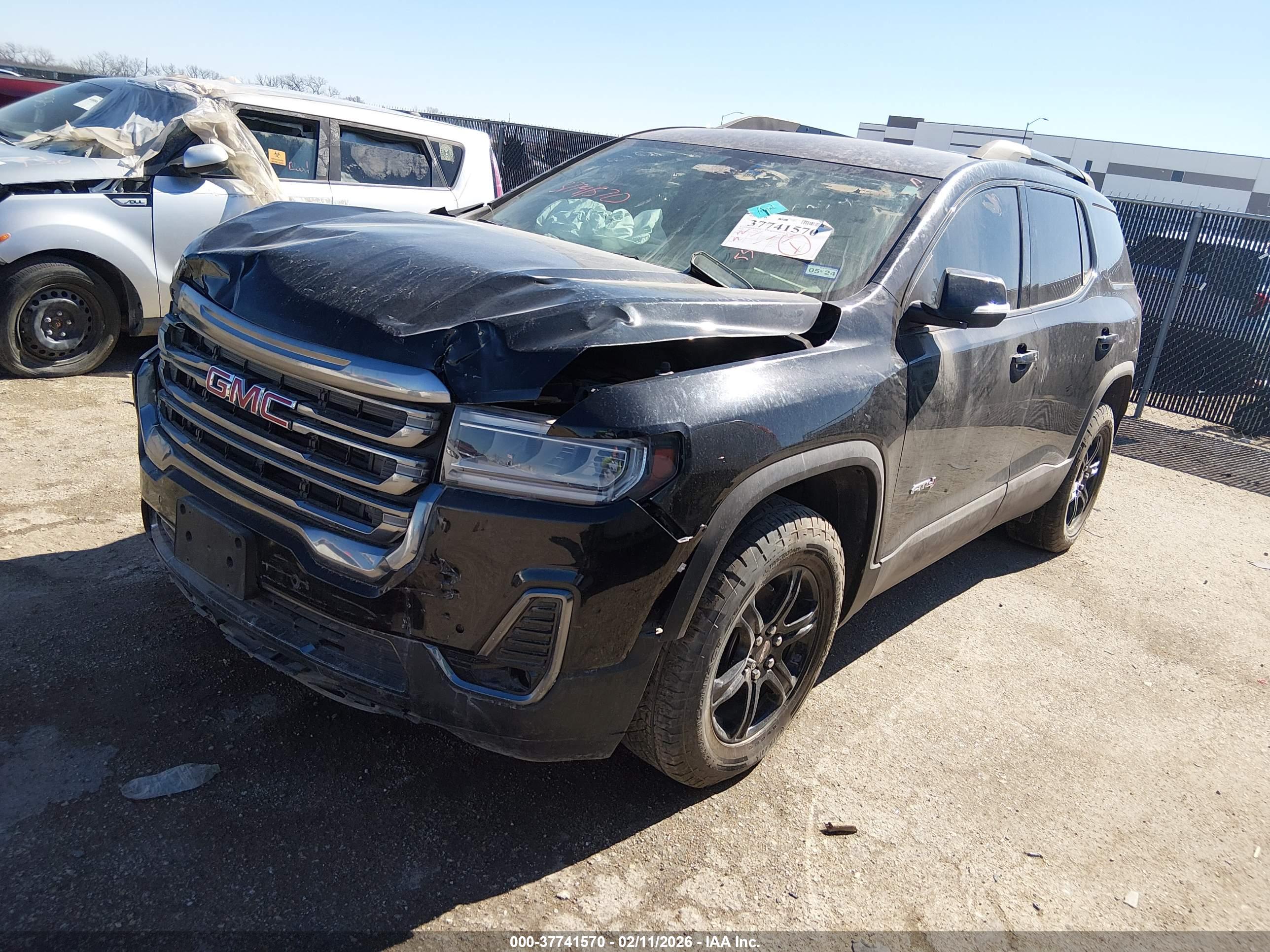 GMC ACADIA image 2